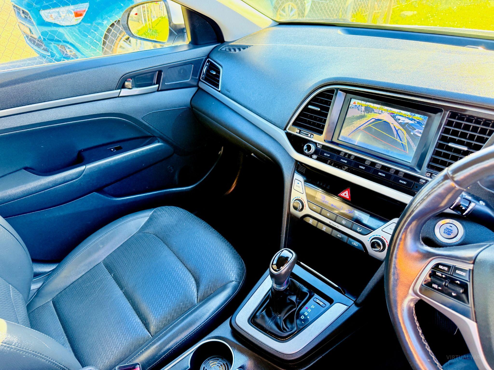HYUNDAI ELANTRA
