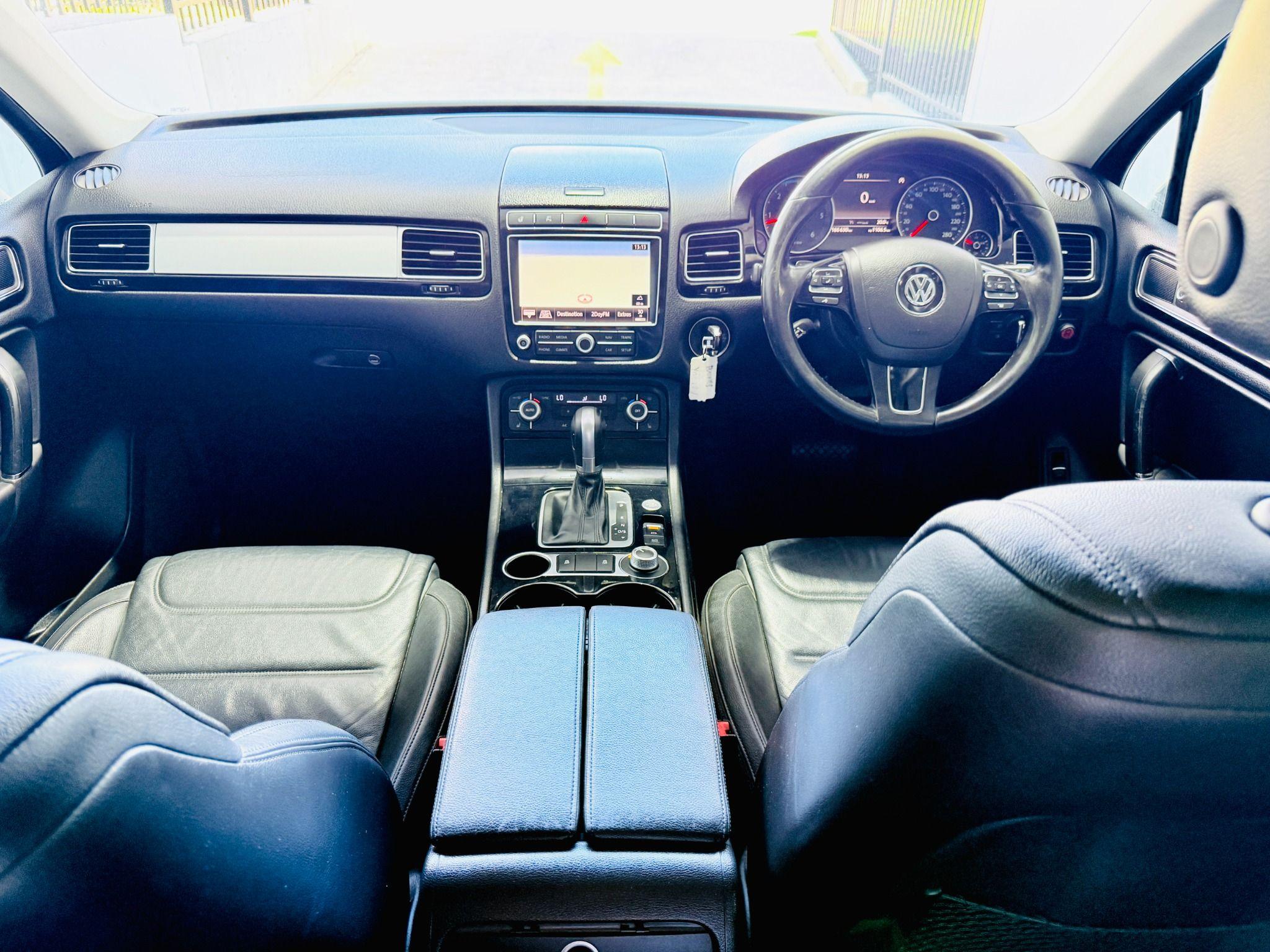VOLKSWAGEN TOUAREG