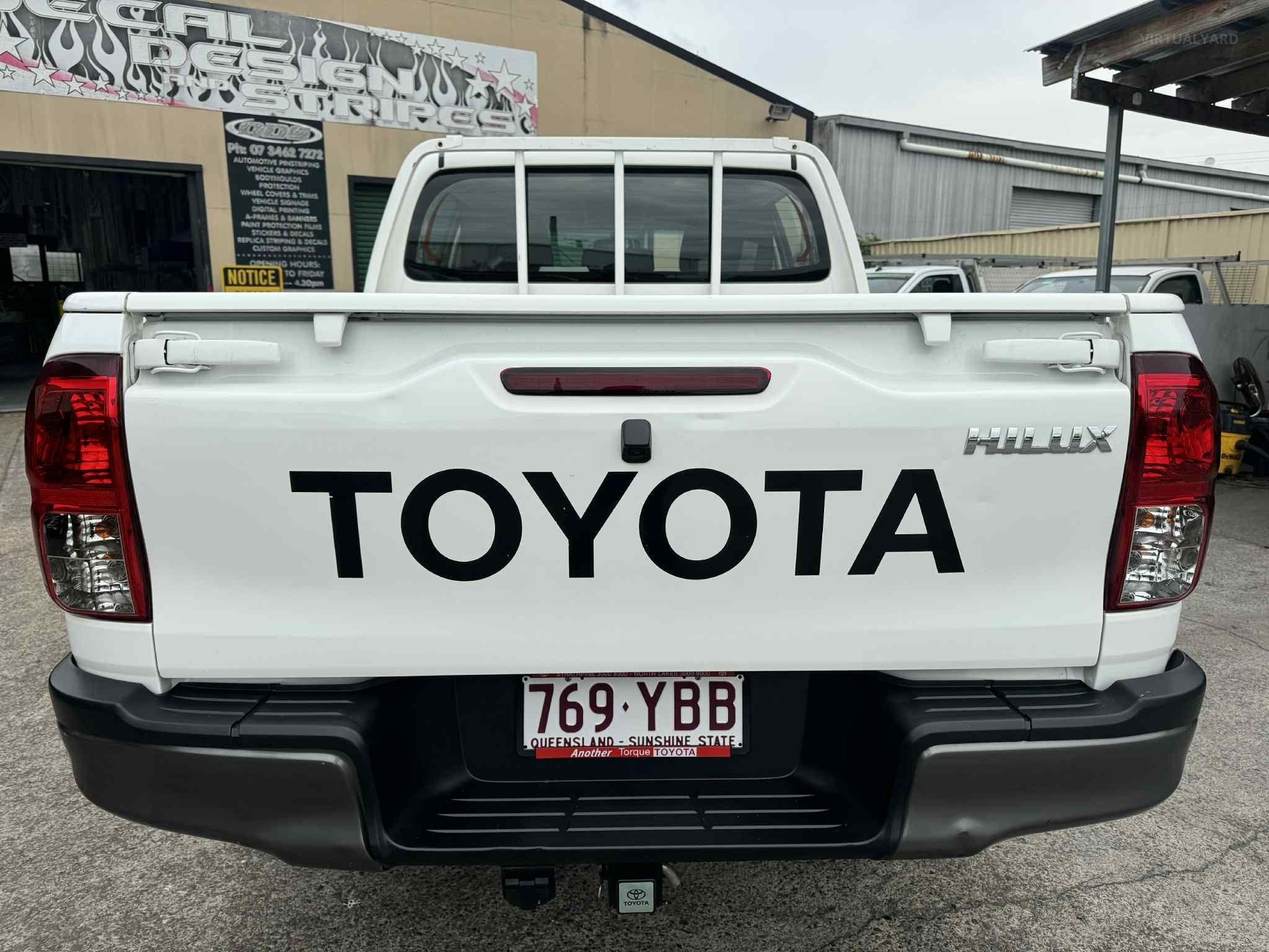 TOYOTA HILUX