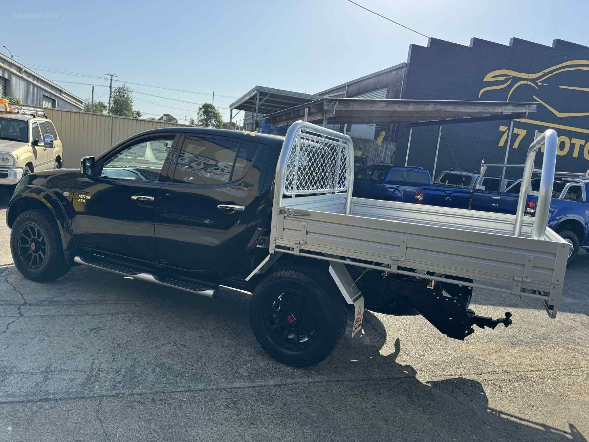 MITSUBISHI TRITON