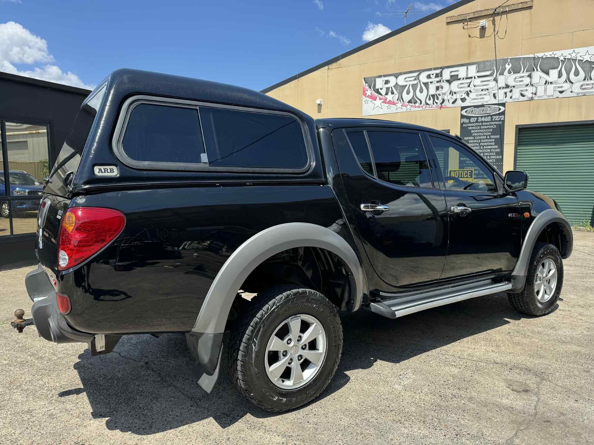 MITSUBISHI TRITON