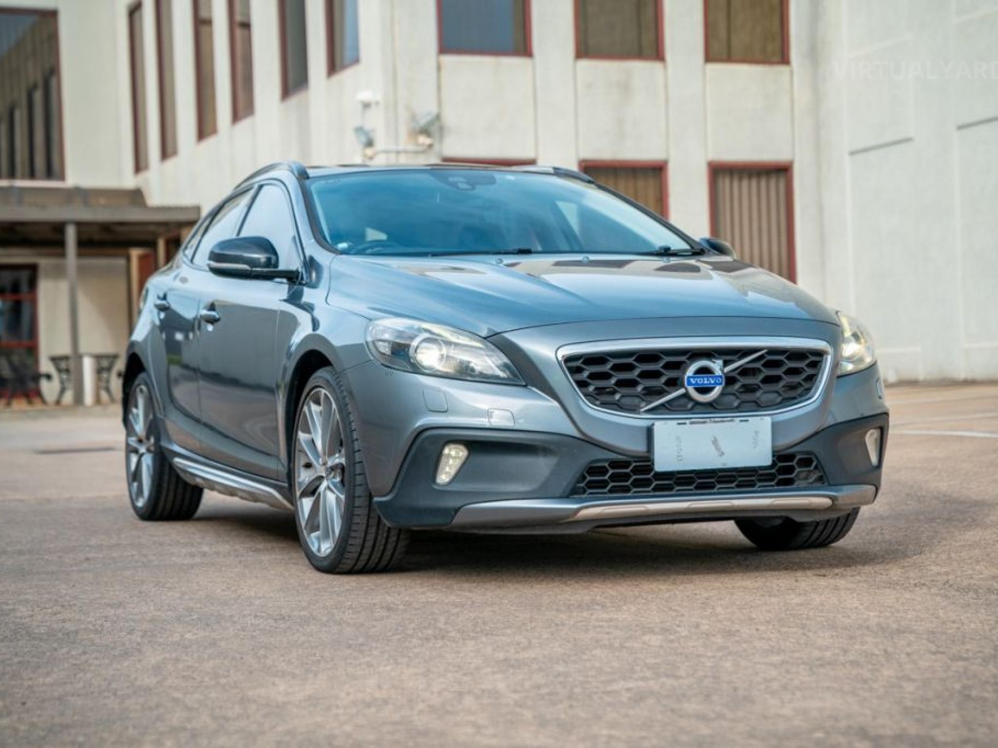 VOLVO V40
