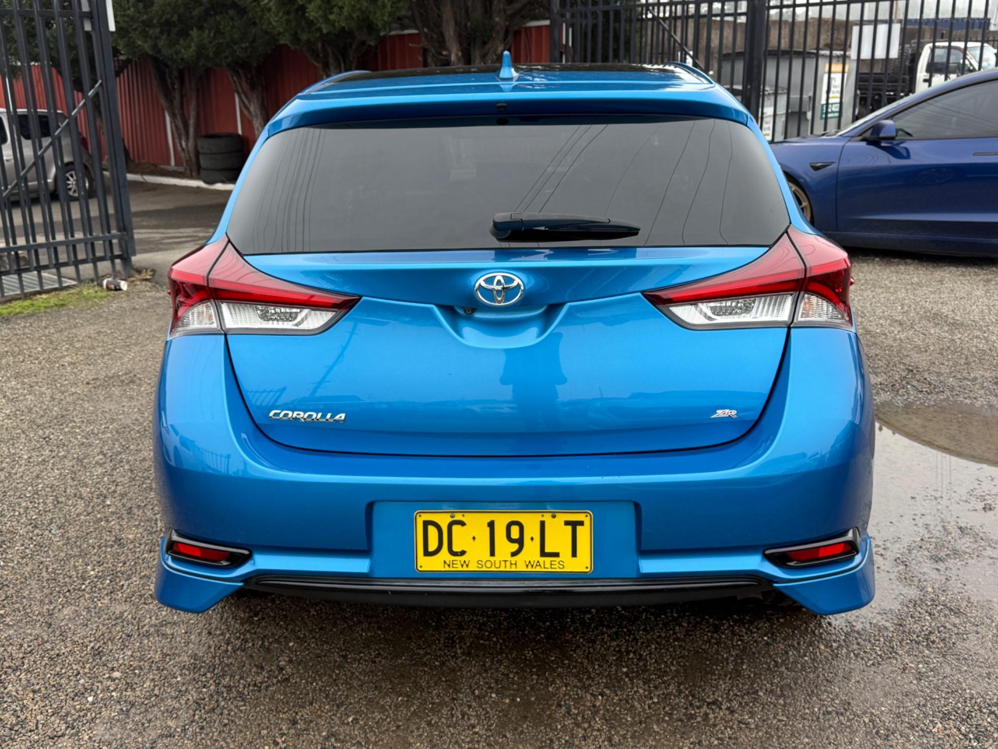 TOYOTA COROLLA