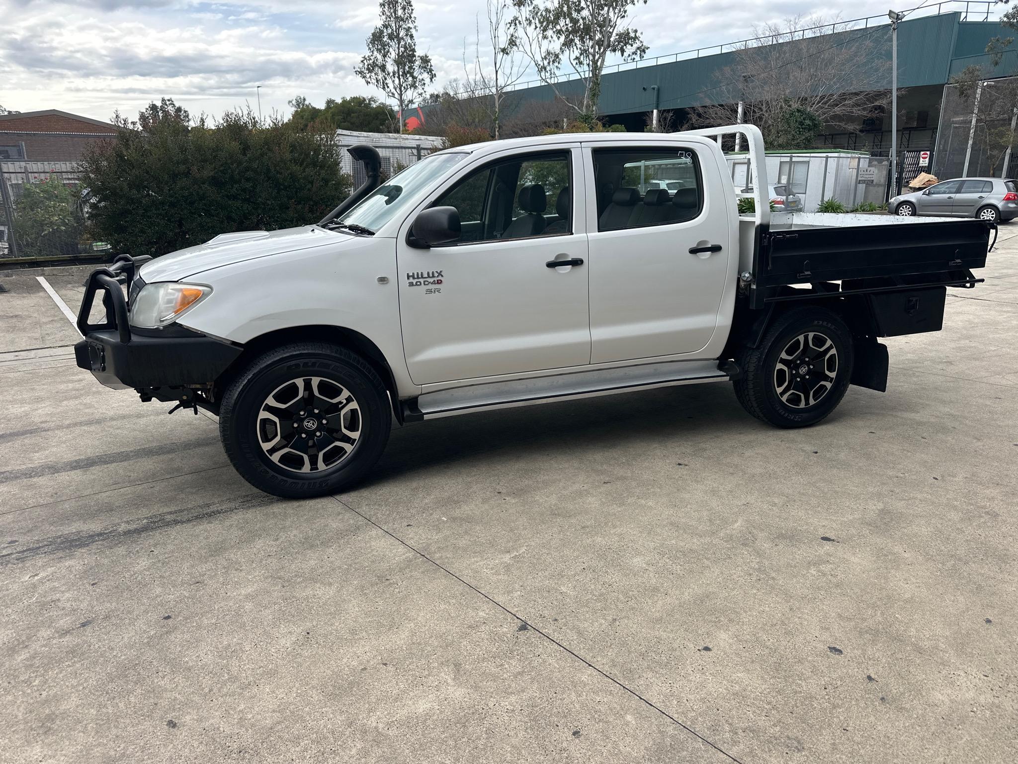 TOYOTA HILUX KUN26R MY07 SR UTILITY DUAL CAB 4DR MAN 5SP, 4X4 965KG 3.0DT image 16
