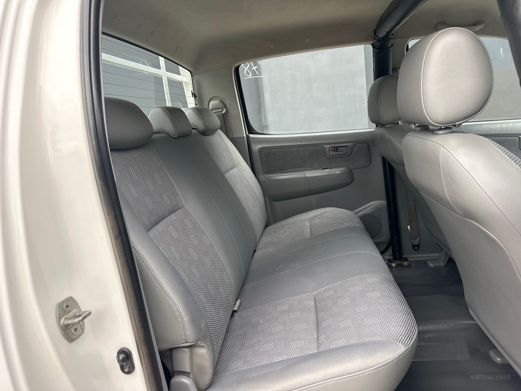 TOYOTA HILUX KUN26R MY07 SR UTILITY DUAL CAB 4DR MAN 5SP, 4X4 965KG 3.0DT image 10