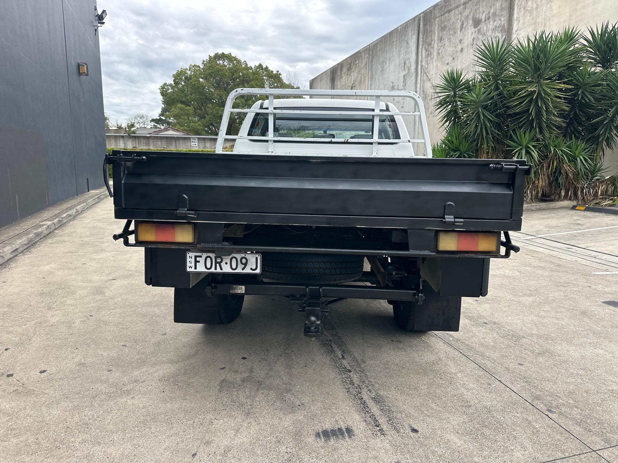 TOYOTA HILUX KUN26R MY07 SR UTILITY DUAL CAB 4DR MAN 5SP, 4X4 965KG 3.0DT image 4