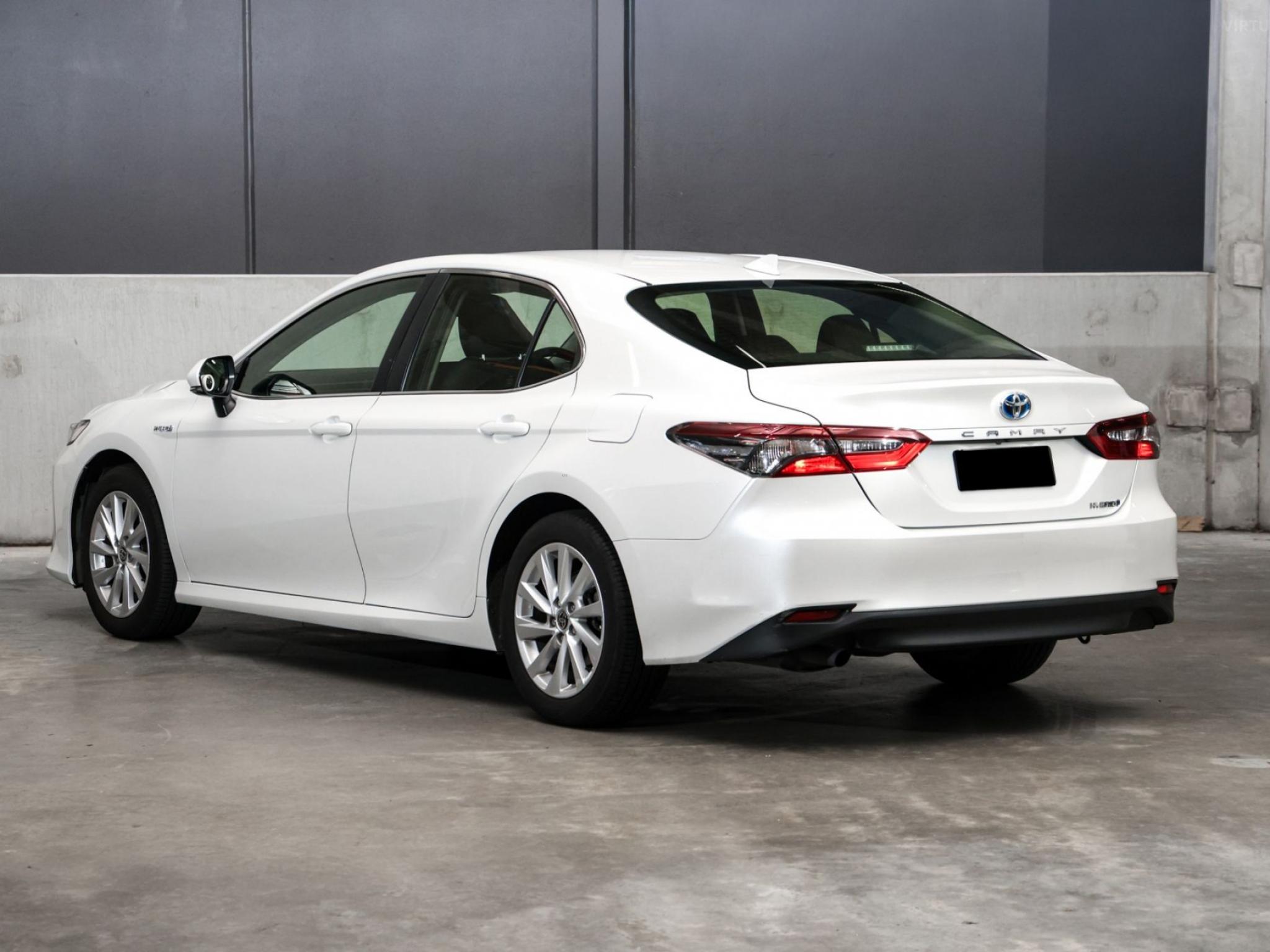 TOYOTA CAMRY