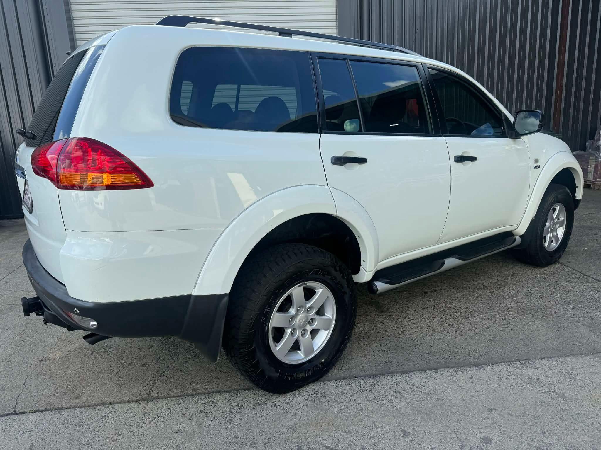 MITSUBISHI CHALLENGER