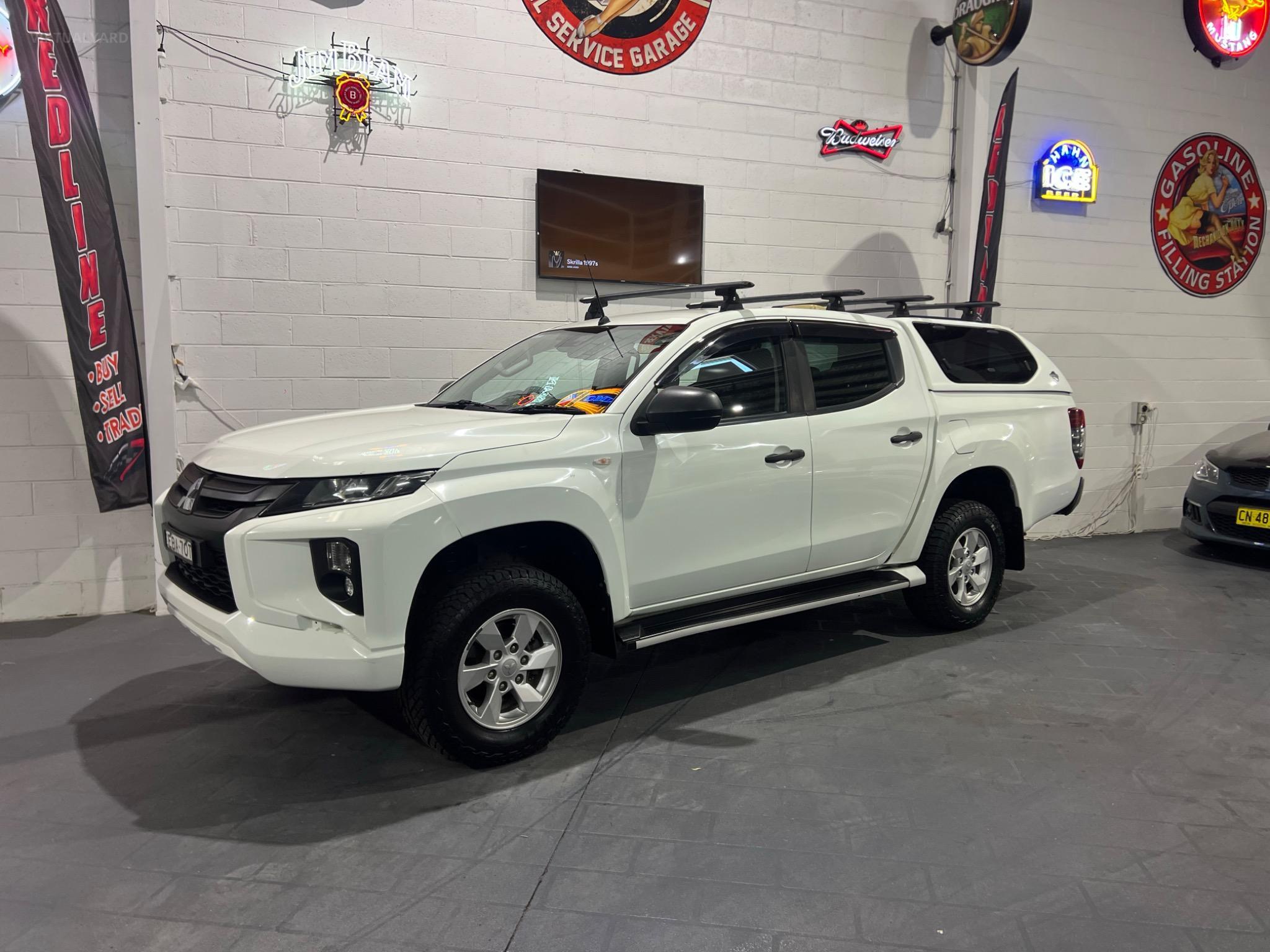 MITSUBISHI TRITON