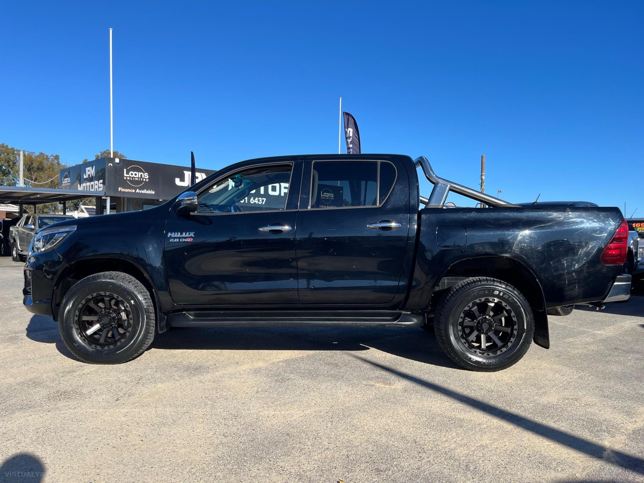 TOYOTA HILUX