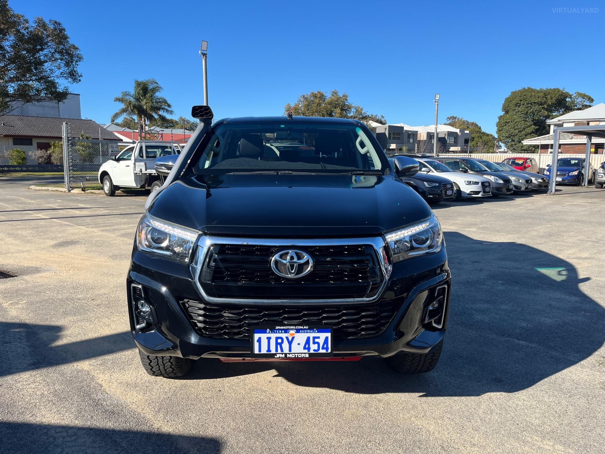 TOYOTA HILUX