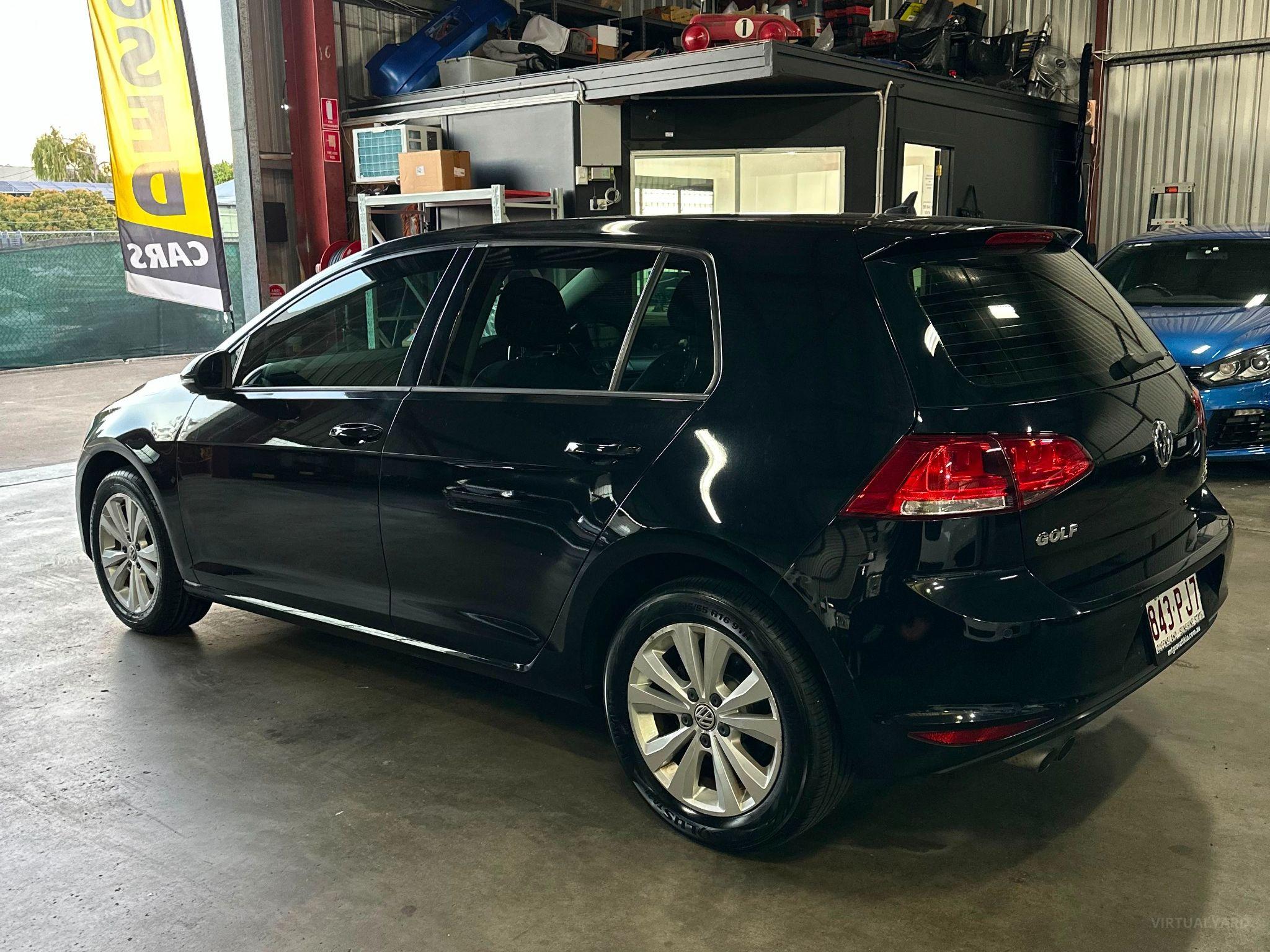 VOLKSWAGEN GOLF