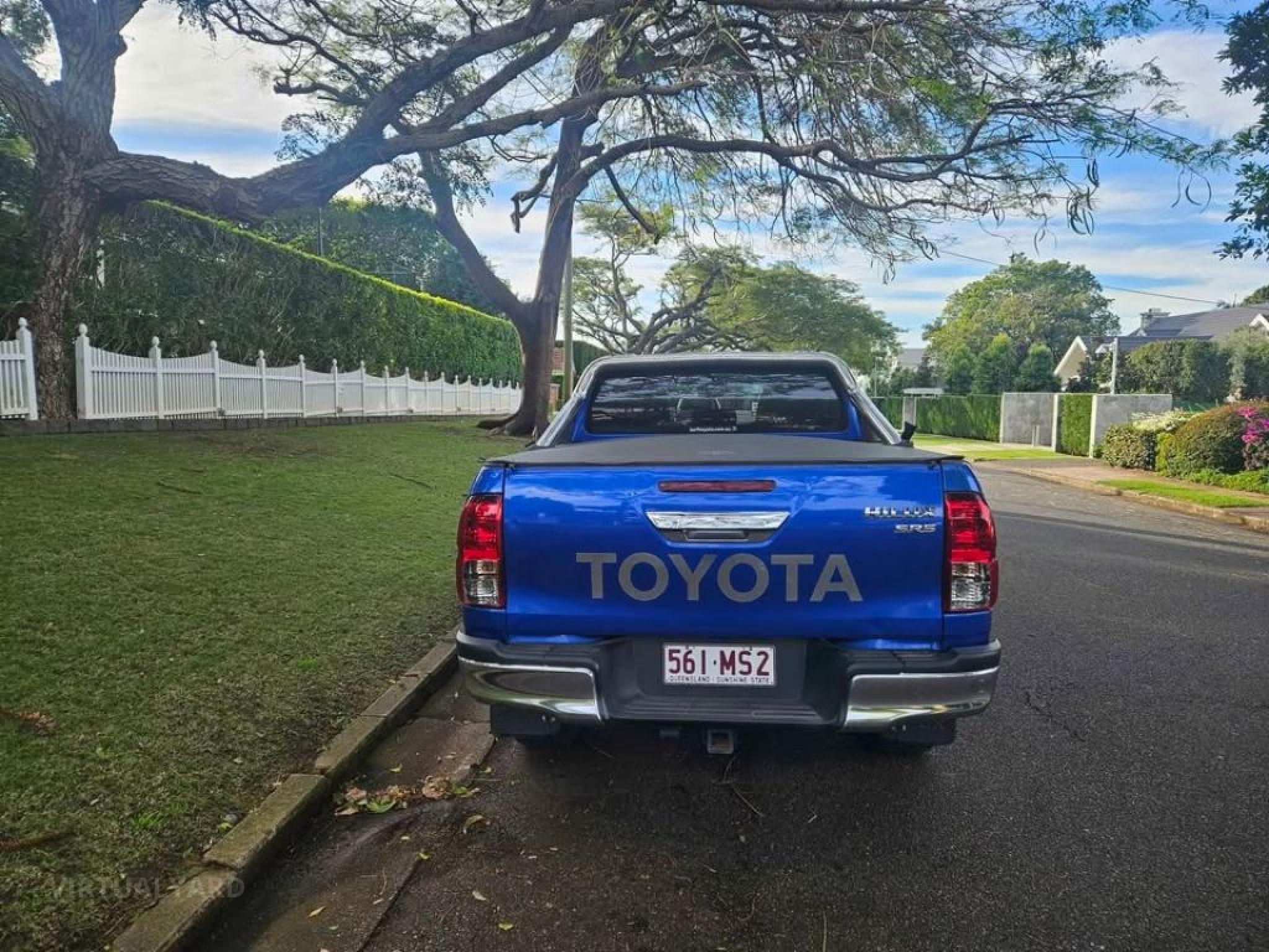 TOYOTA HILUX