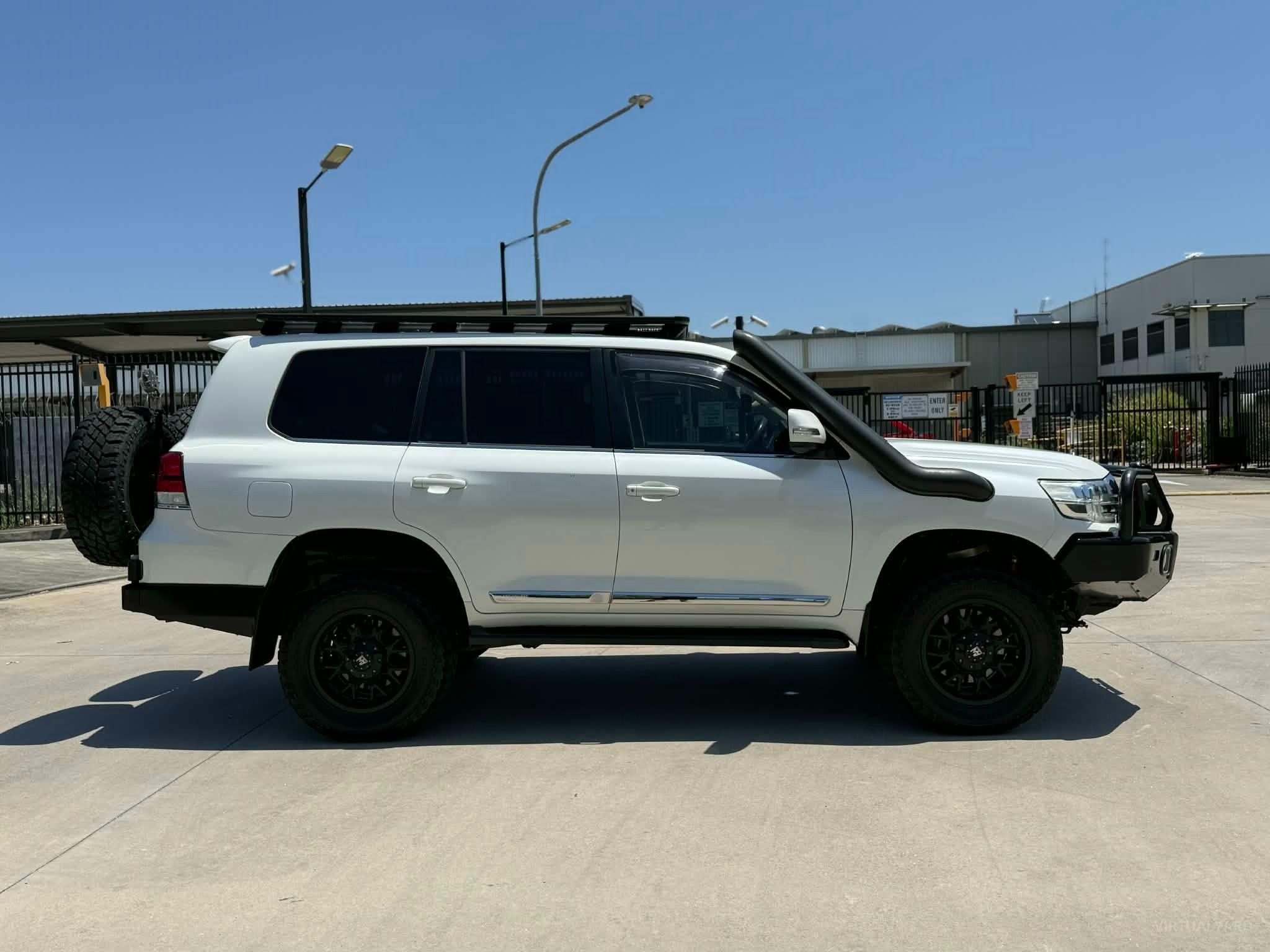 TOYOTA LANDCRUISER