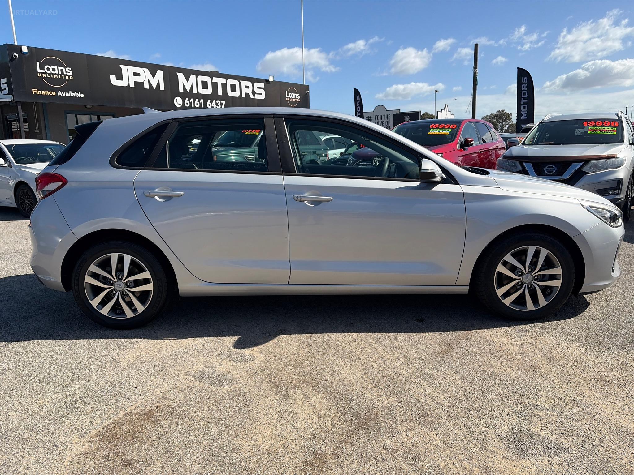 HYUNDAI i30
