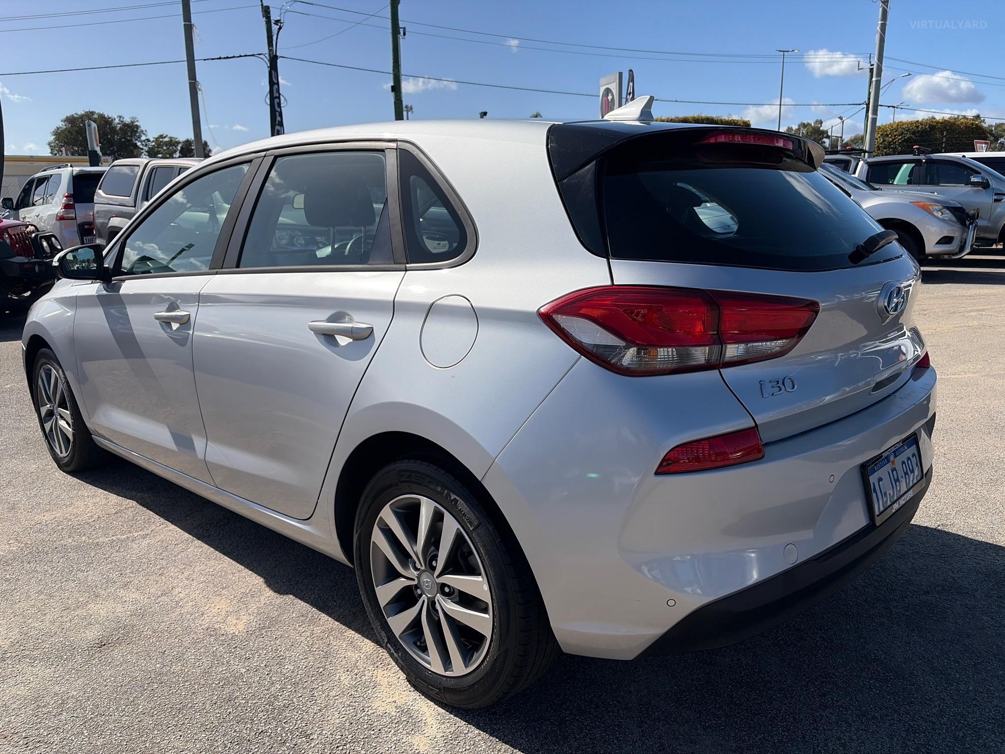 HYUNDAI i30