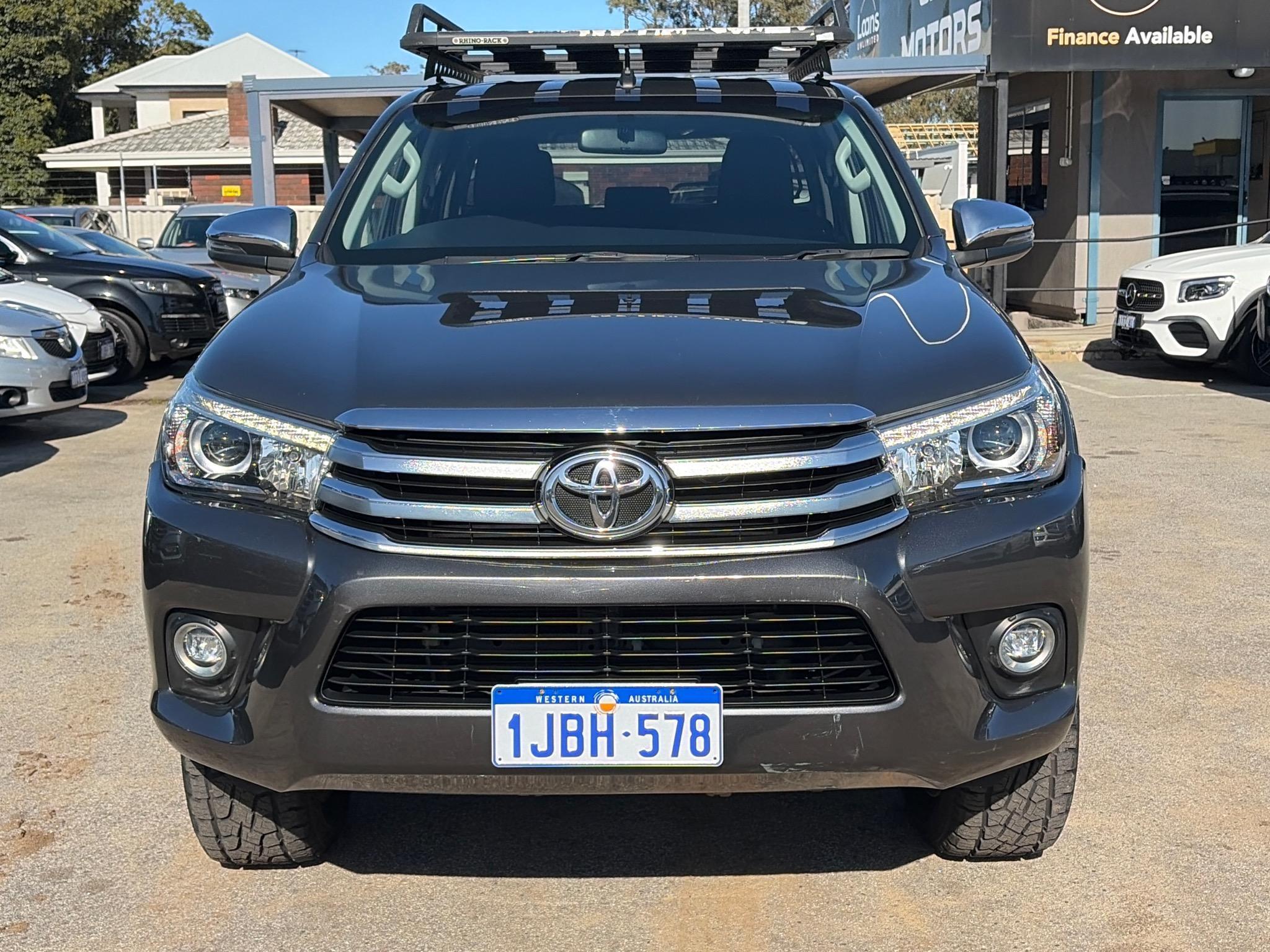TOYOTA HILUX