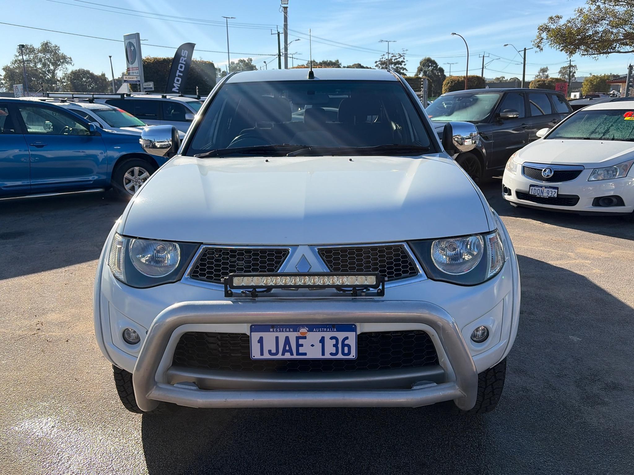 MITSUBISHI TRITON