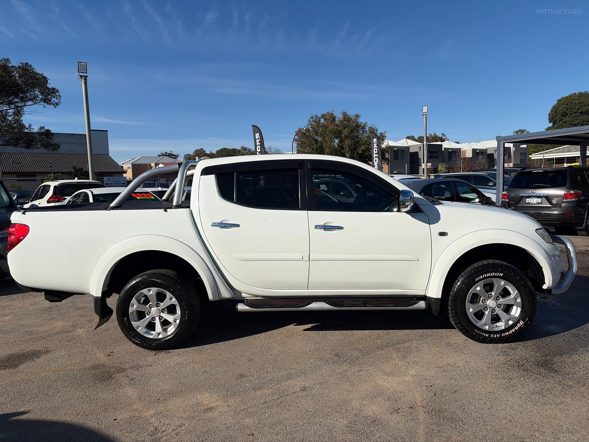 MITSUBISHI TRITON