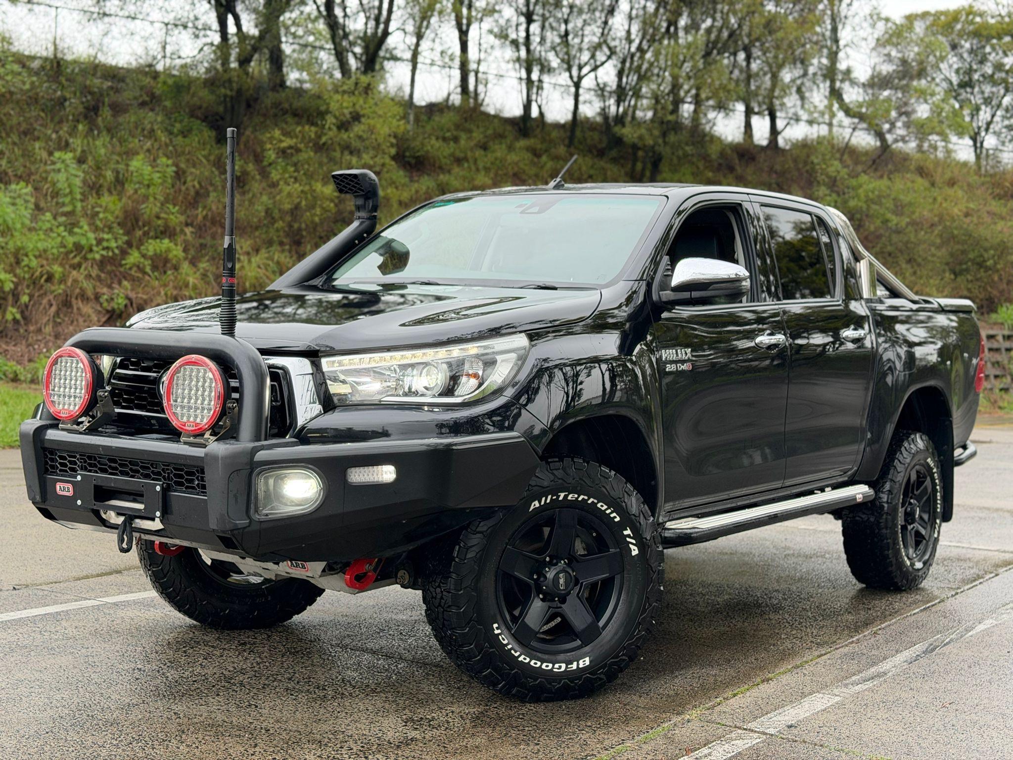 TOYOTA HILUX
