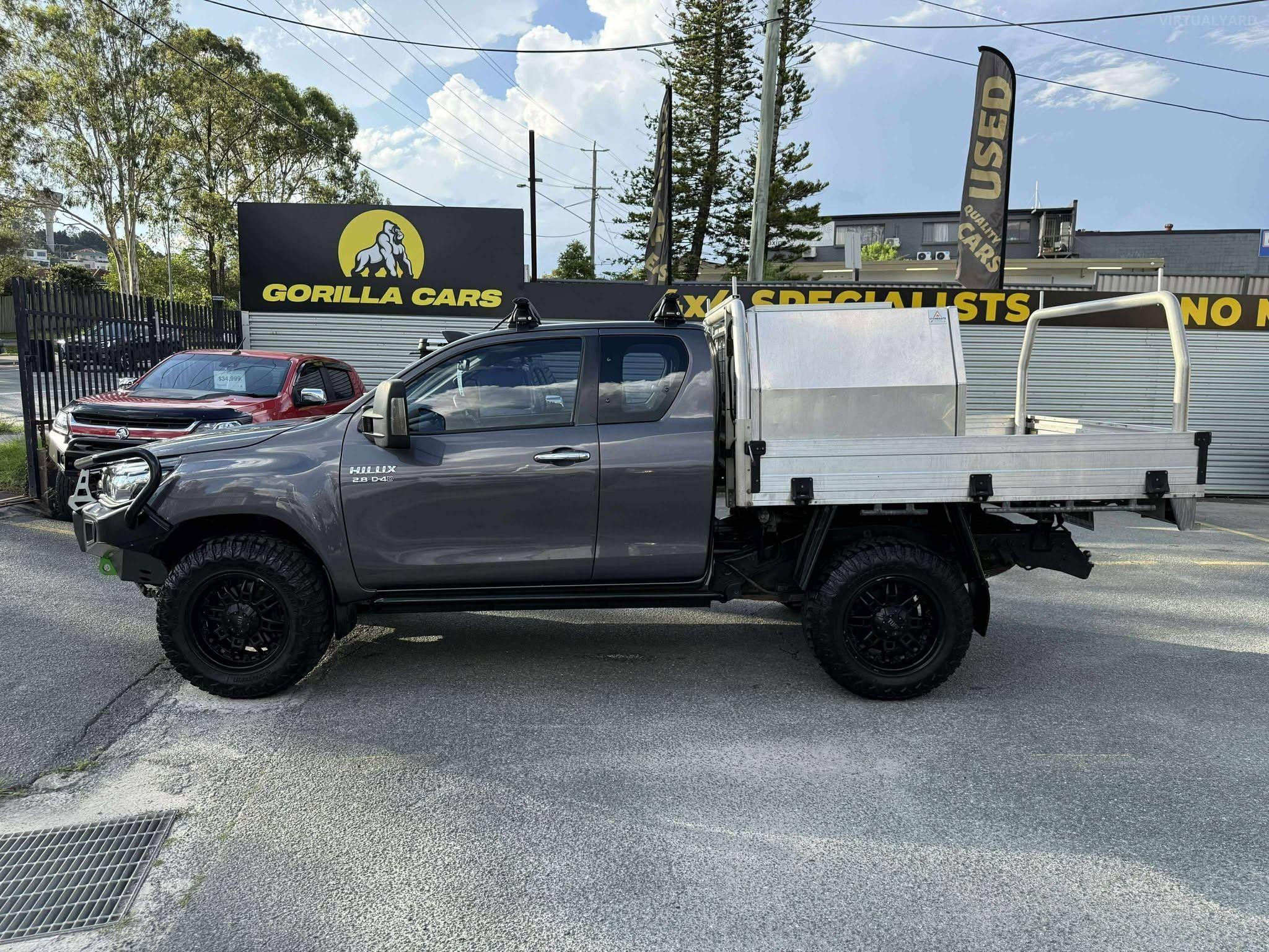 TOYOTA HILUX
