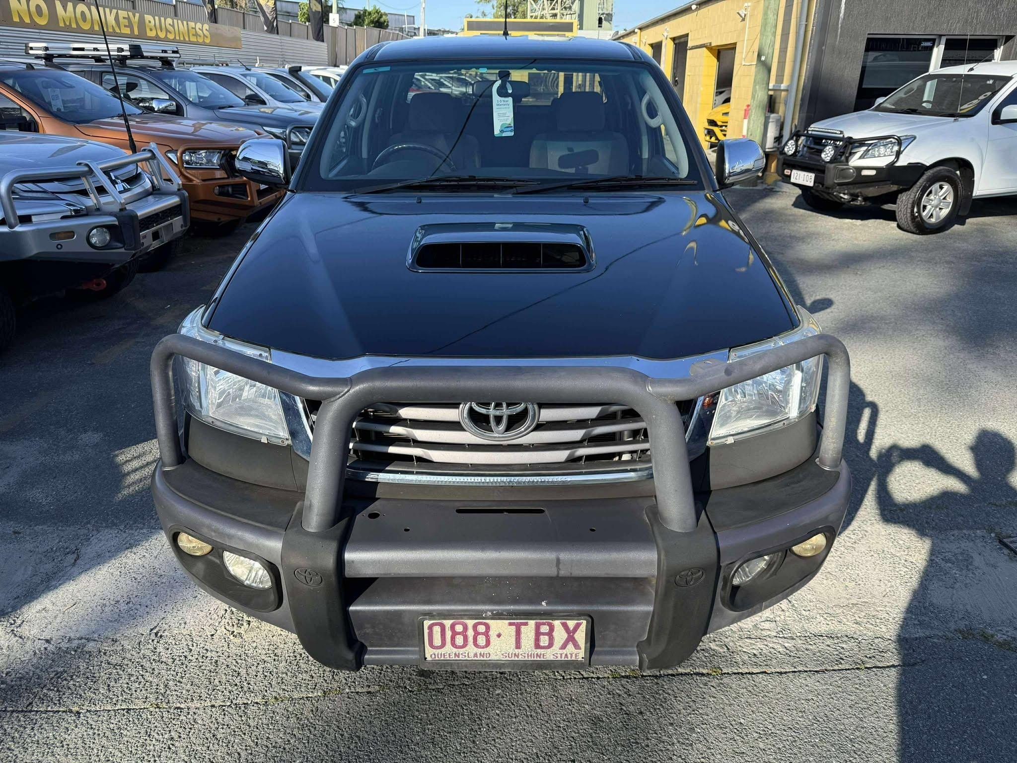 TOYOTA HILUX