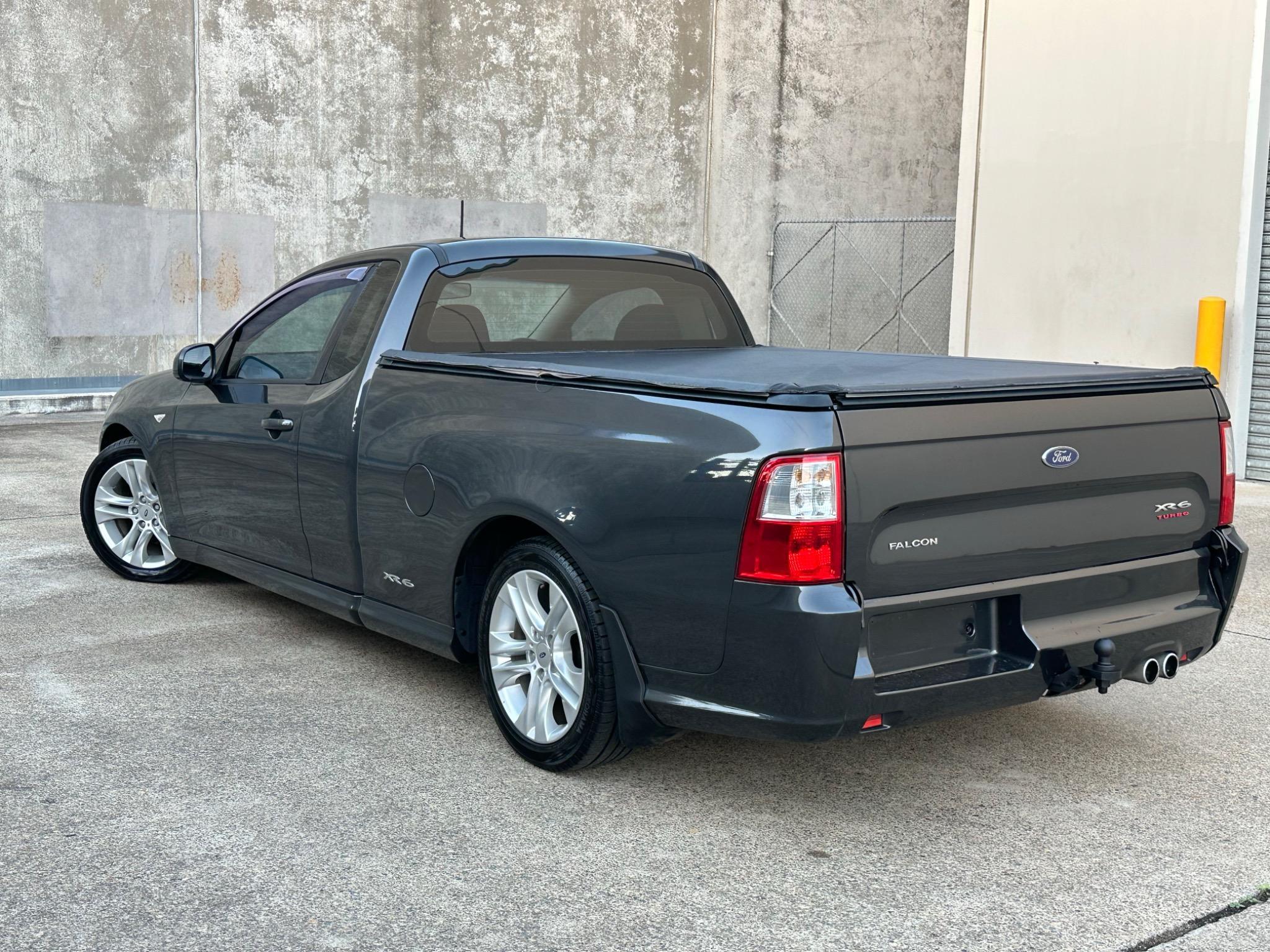 FORD FALCON