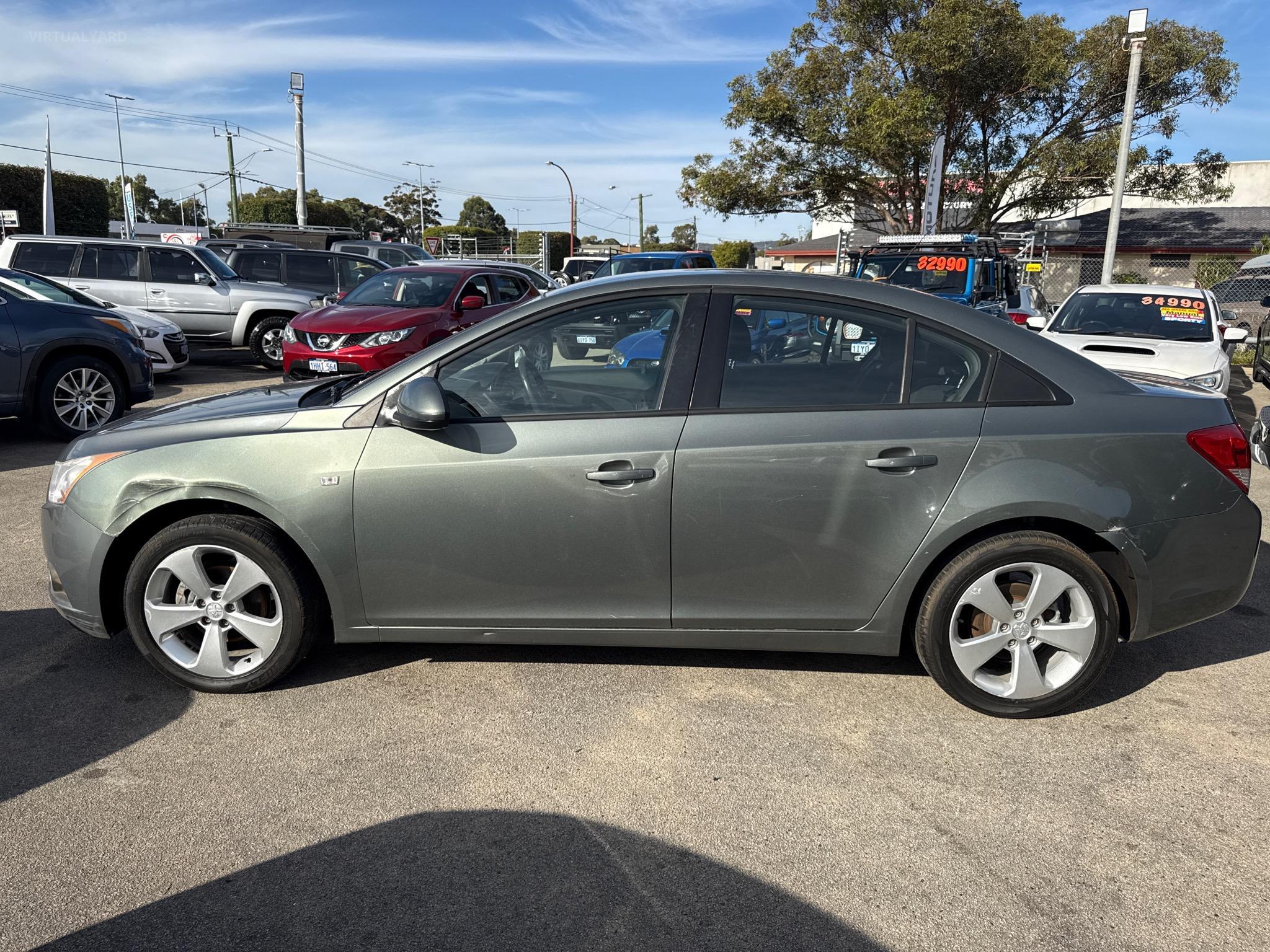HOLDEN CRUZE