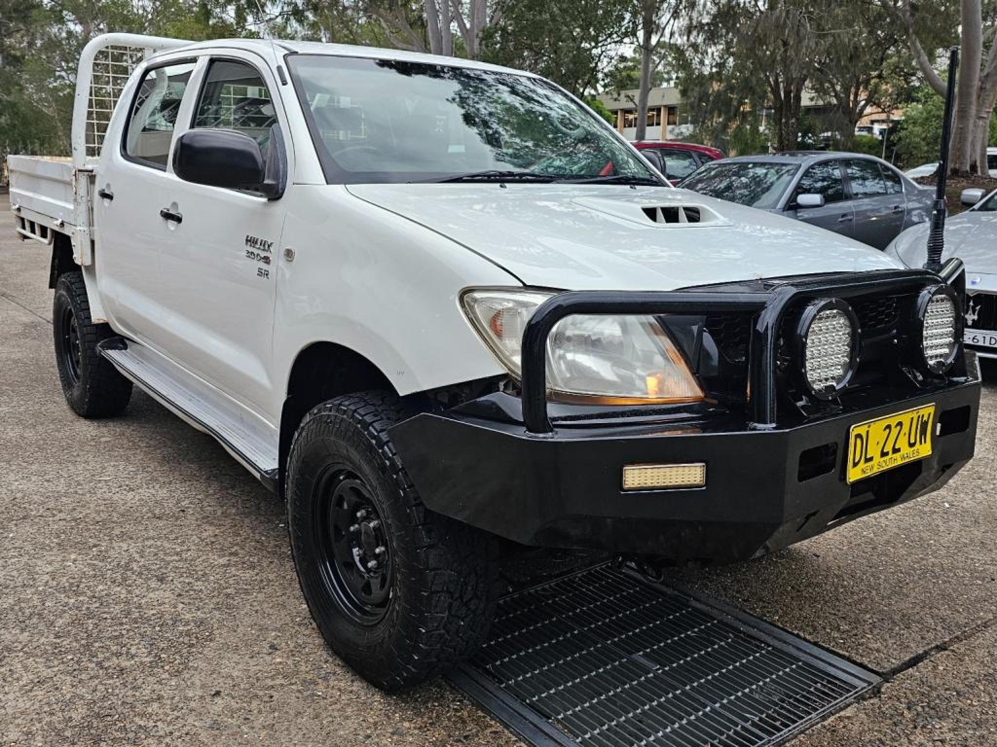 TOYOTA HILUX