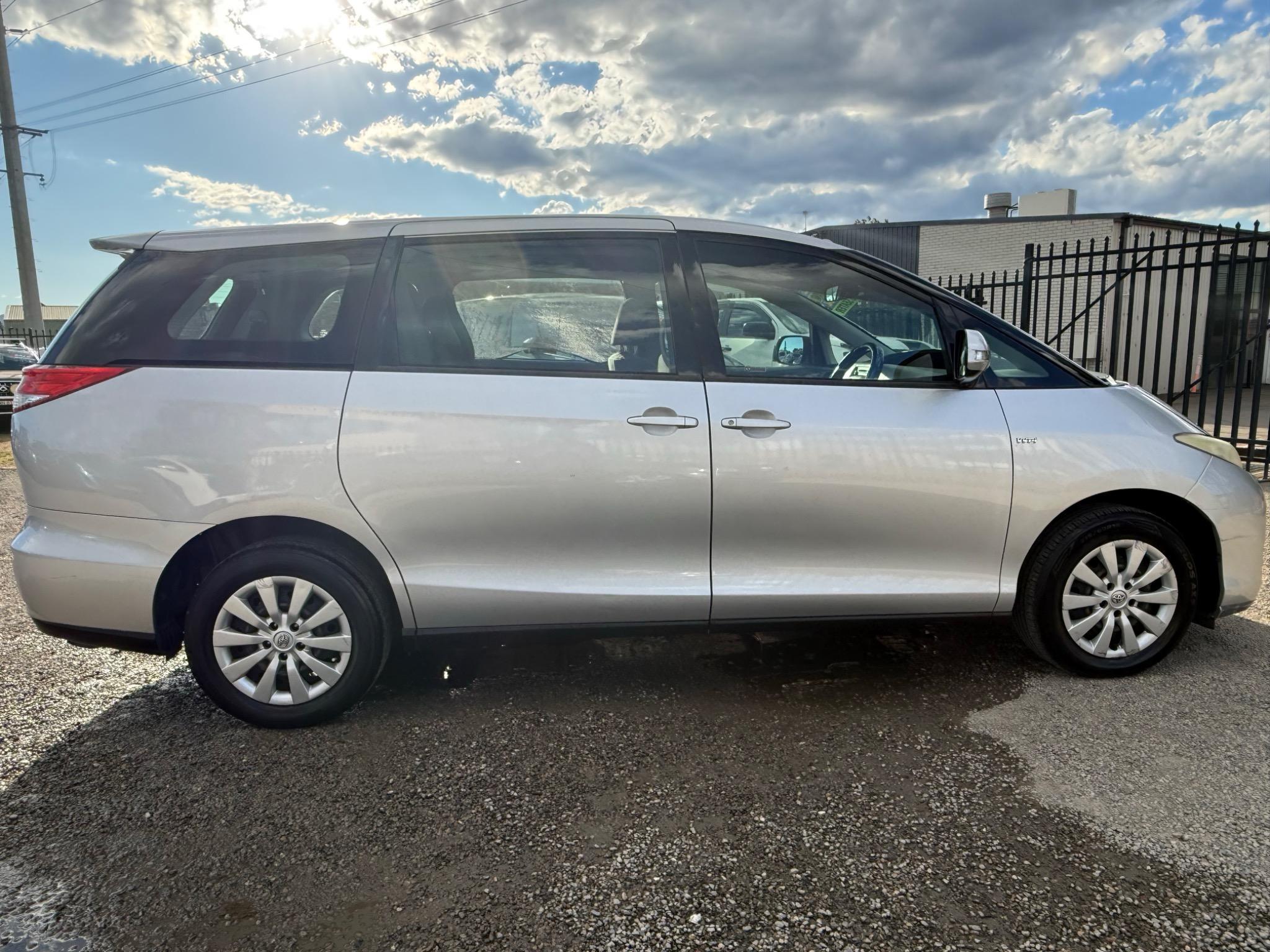 TOYOTA TARAGO