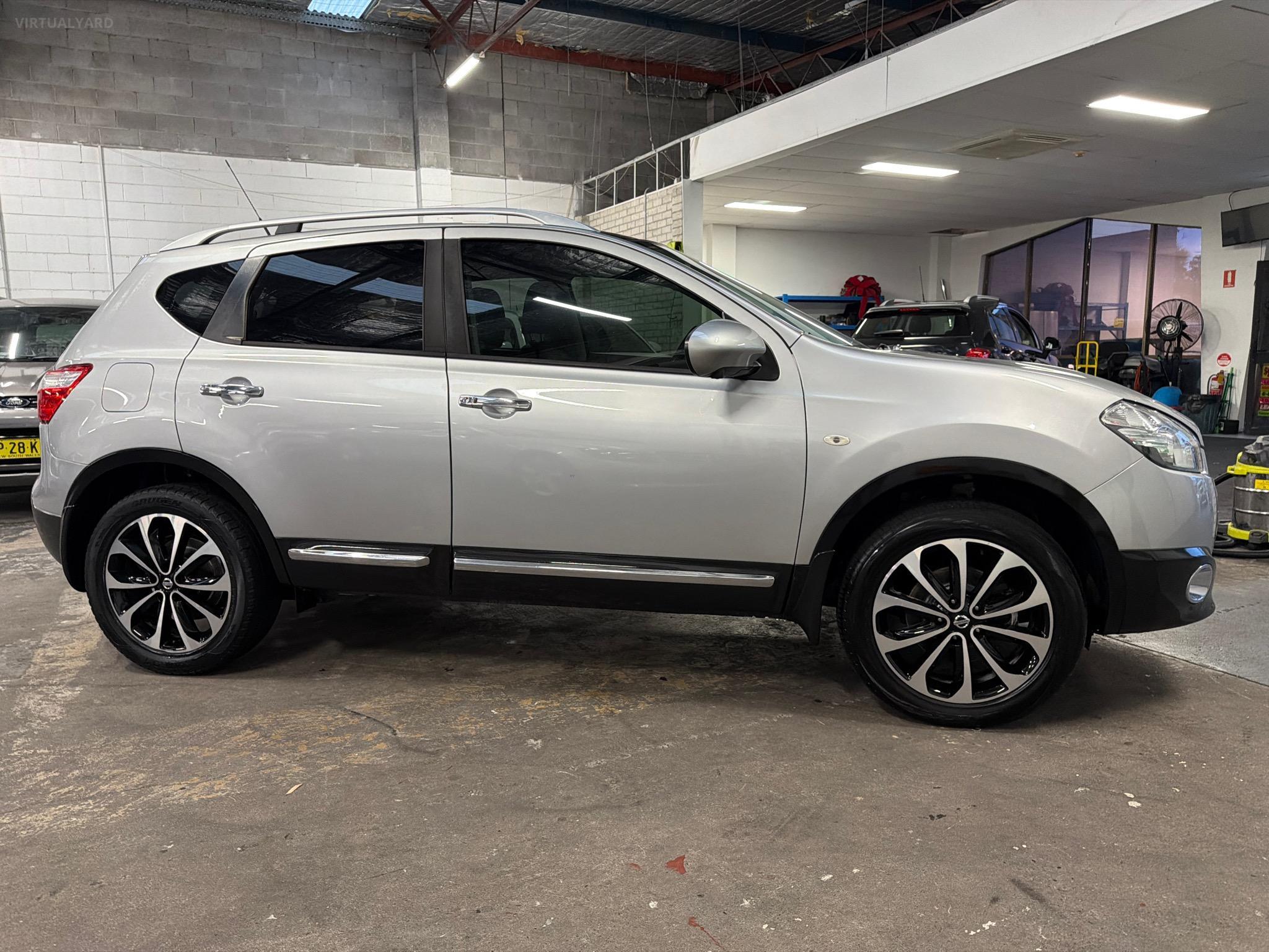 NISSAN DUALIS