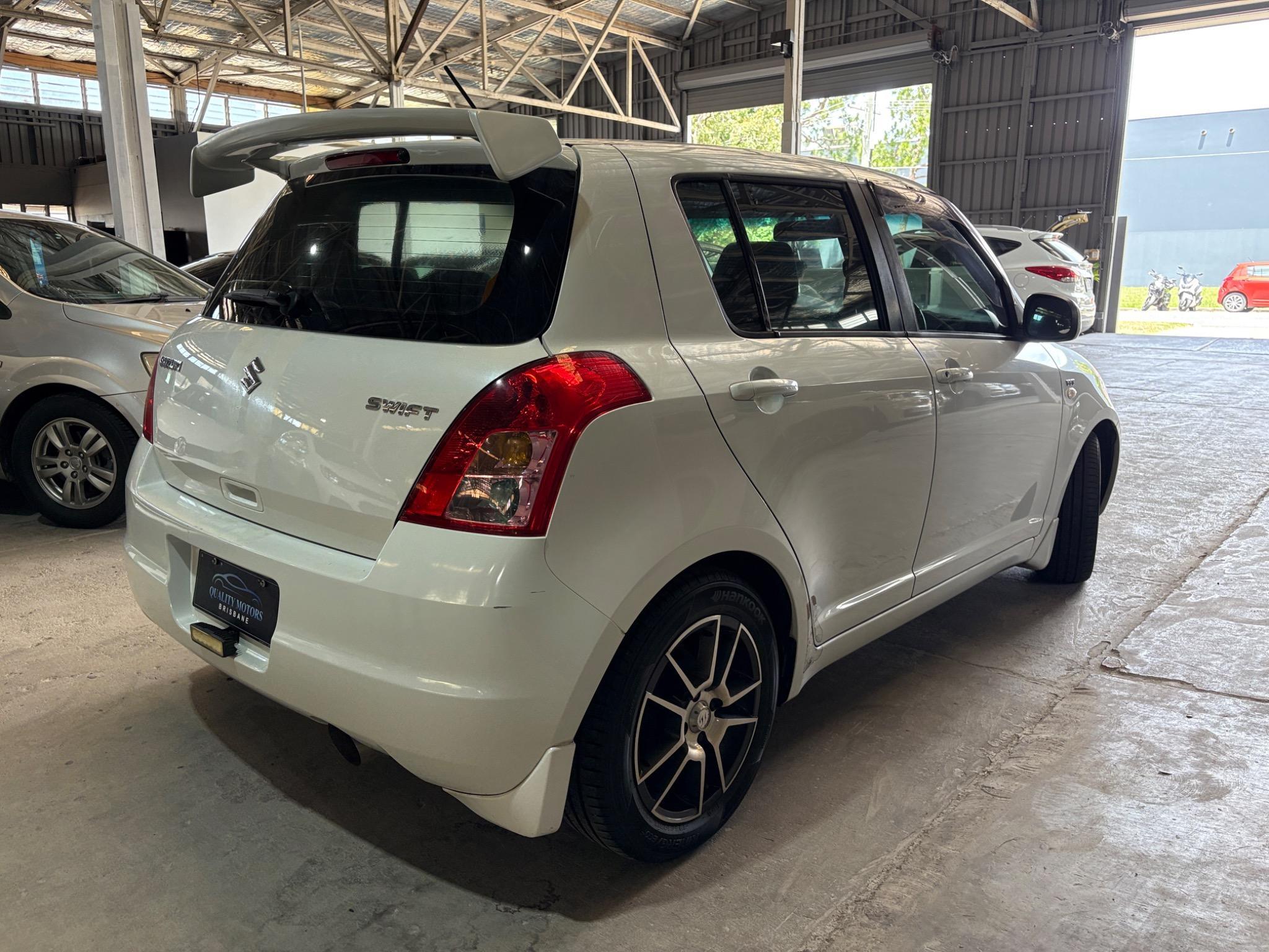 SUZUKI SWIFT