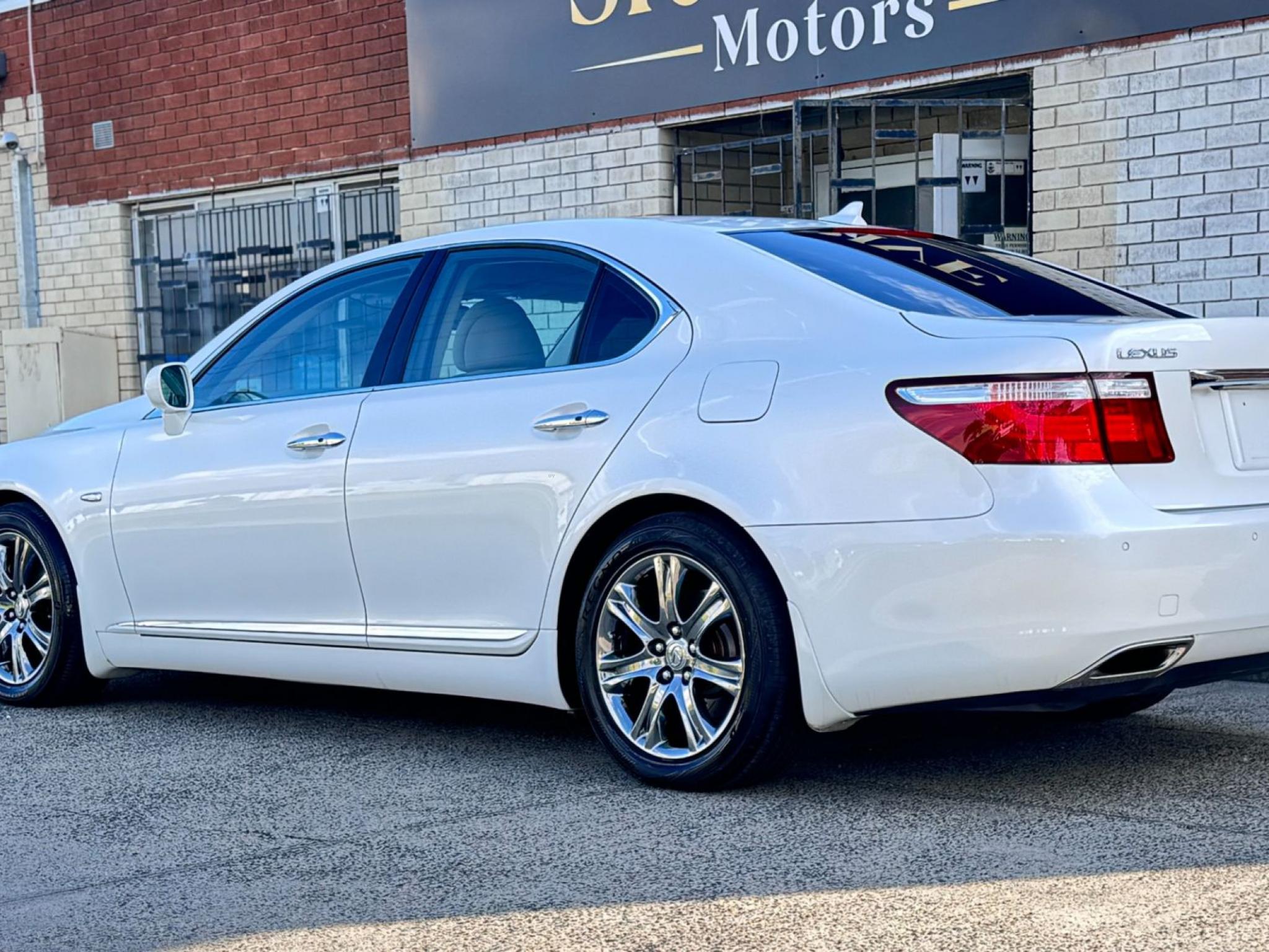 LEXUS LS460