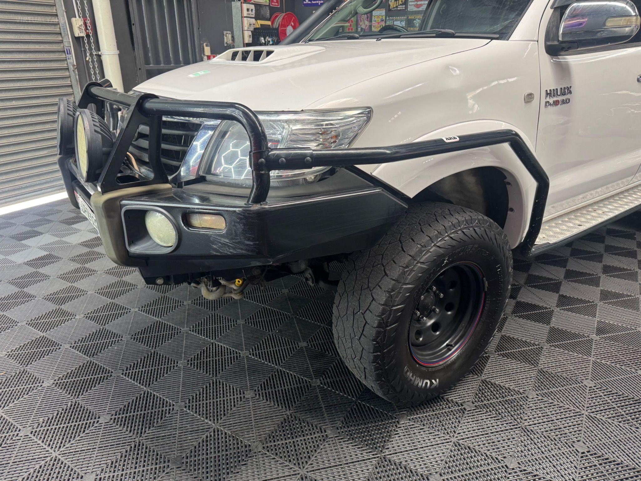 TOYOTA HILUX