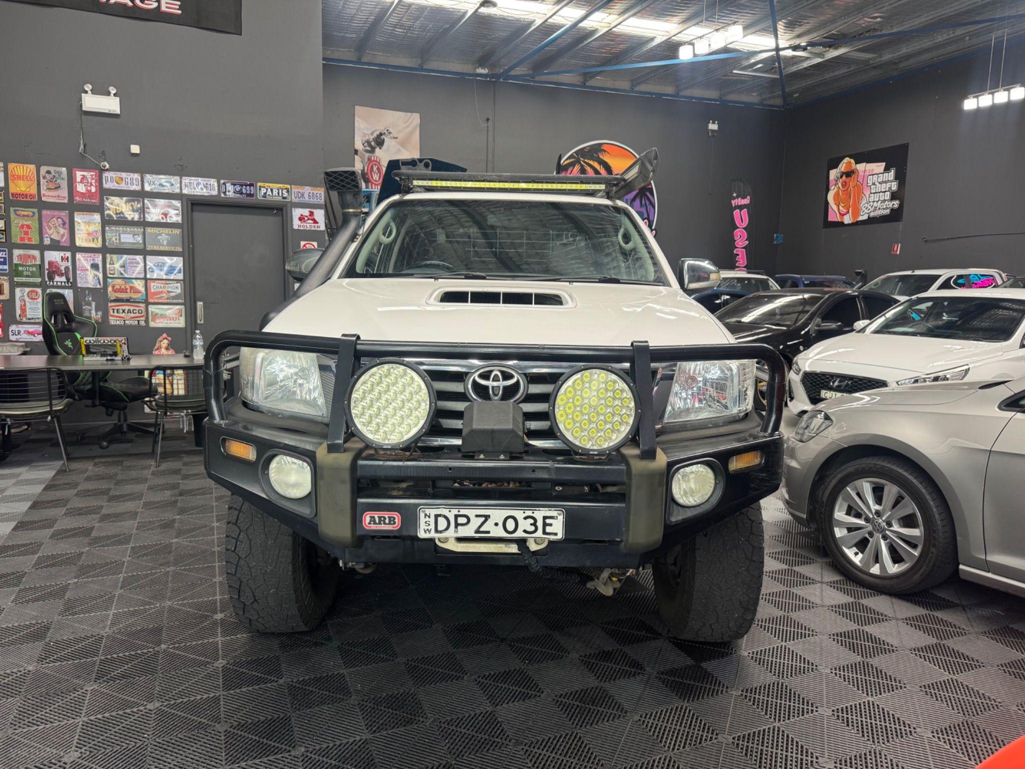 TOYOTA HILUX