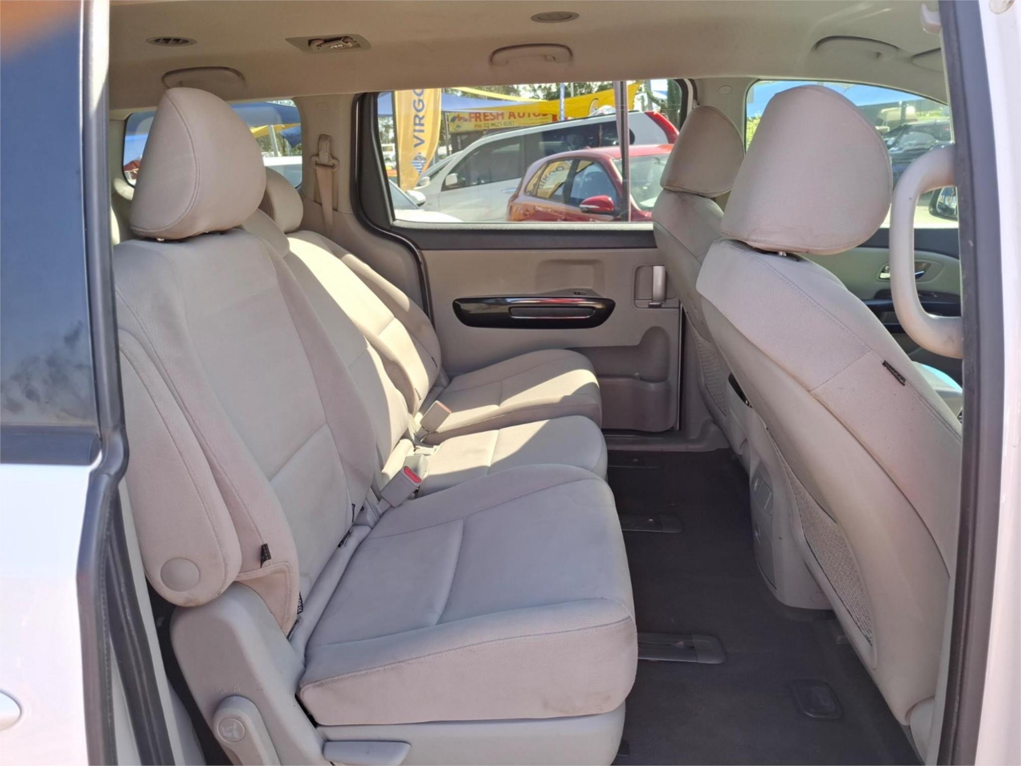 2017 KIA CARNIVAL YP SI WAGON 8ST 5DR SPTS AUTO 6SP 2.2DT [MY18] image 11