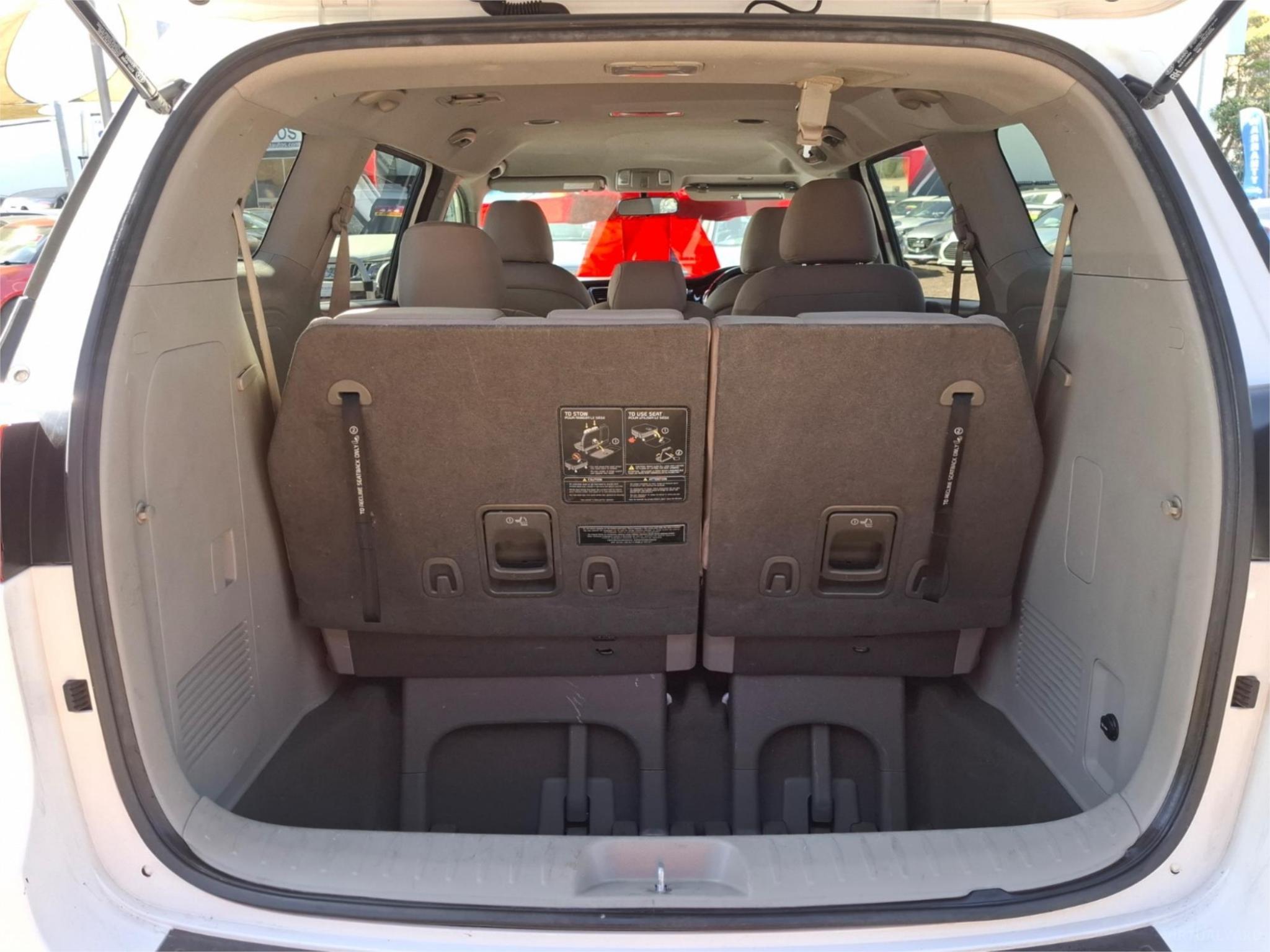 2017 KIA CARNIVAL YP SI WAGON 8ST 5DR SPTS AUTO 6SP 2.2DT [MY18] image 23