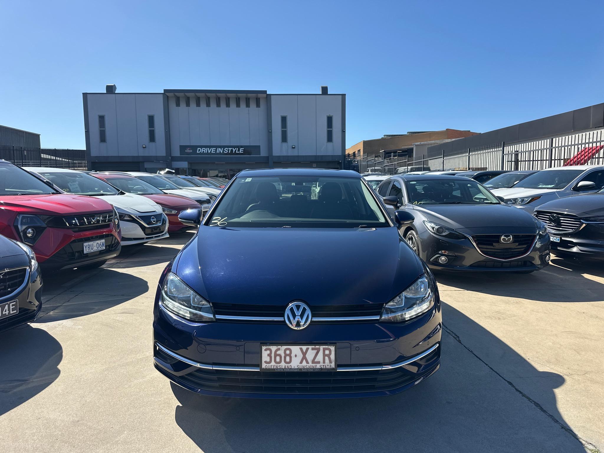 VOLKSWAGEN GOLF