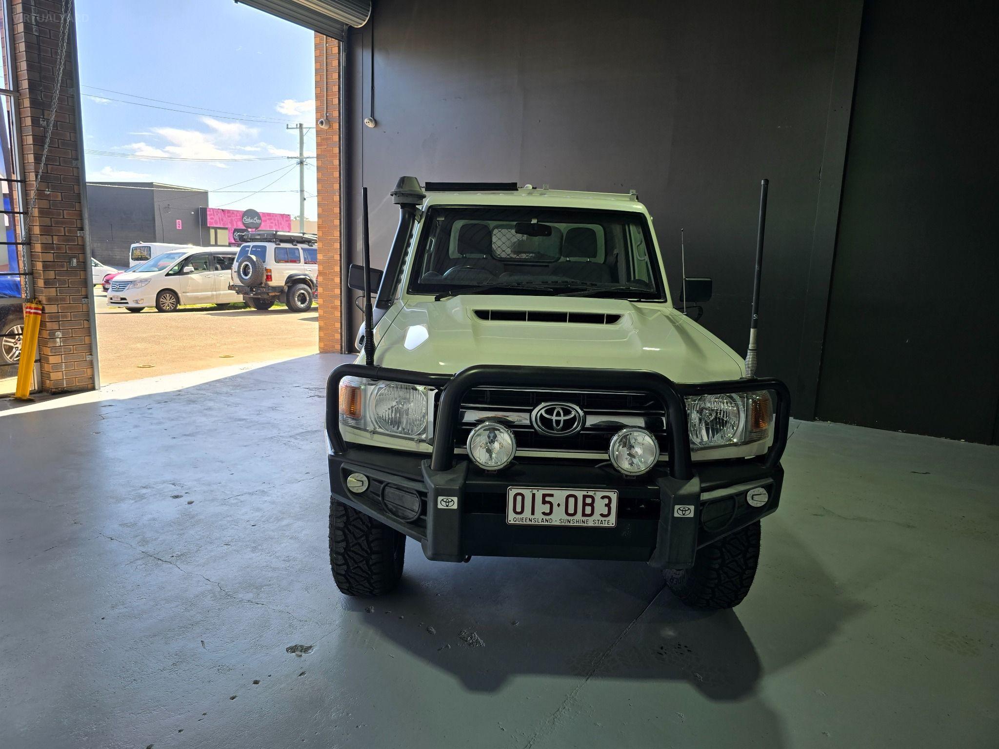 TOYOTA LANDCRUISER