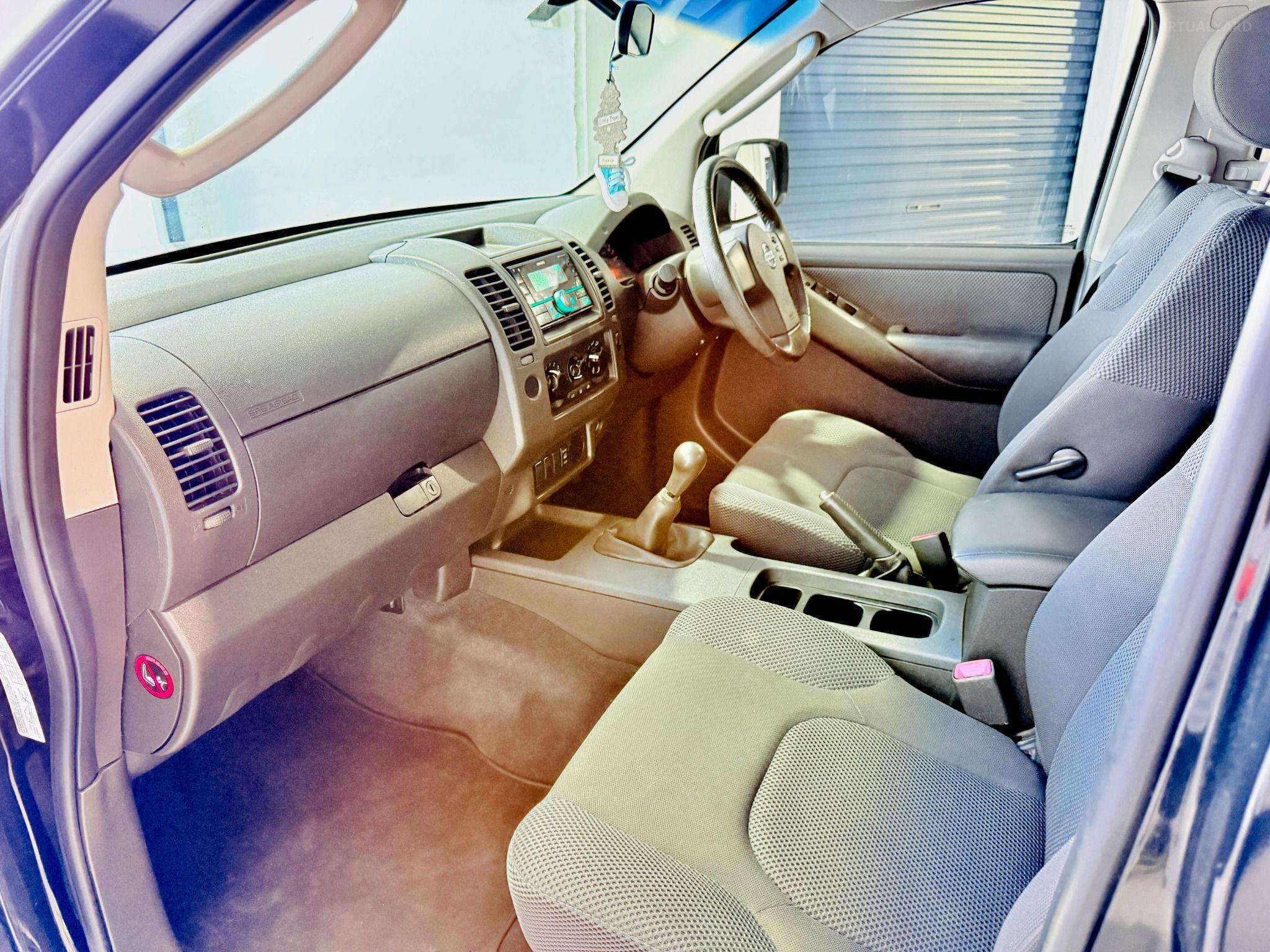 NISSAN NAVARA