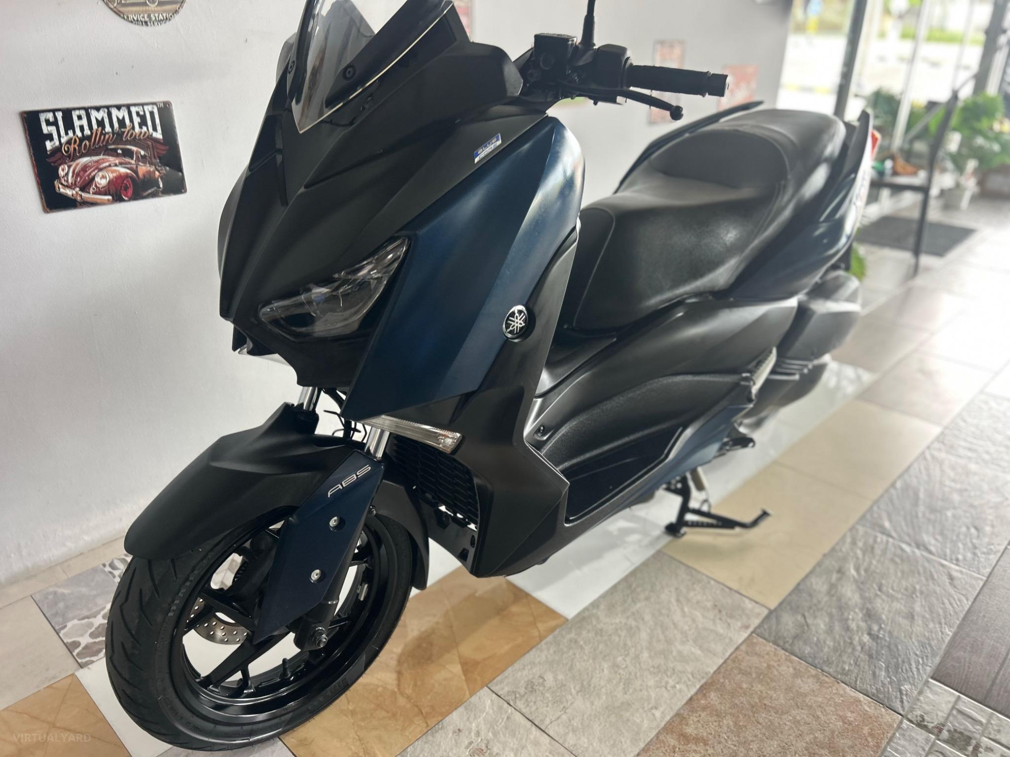 YAMAHA X-MAX 300
