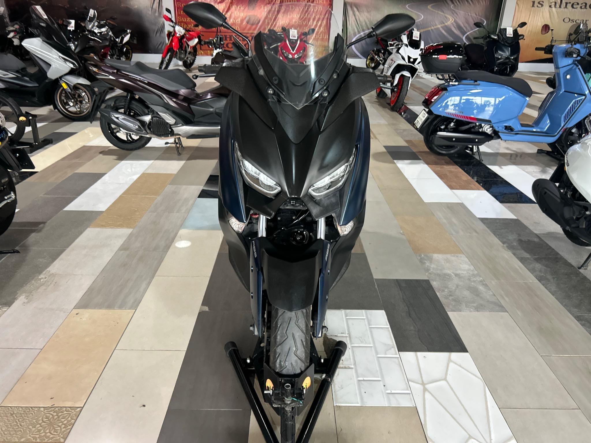 YAMAHA X-MAX 300