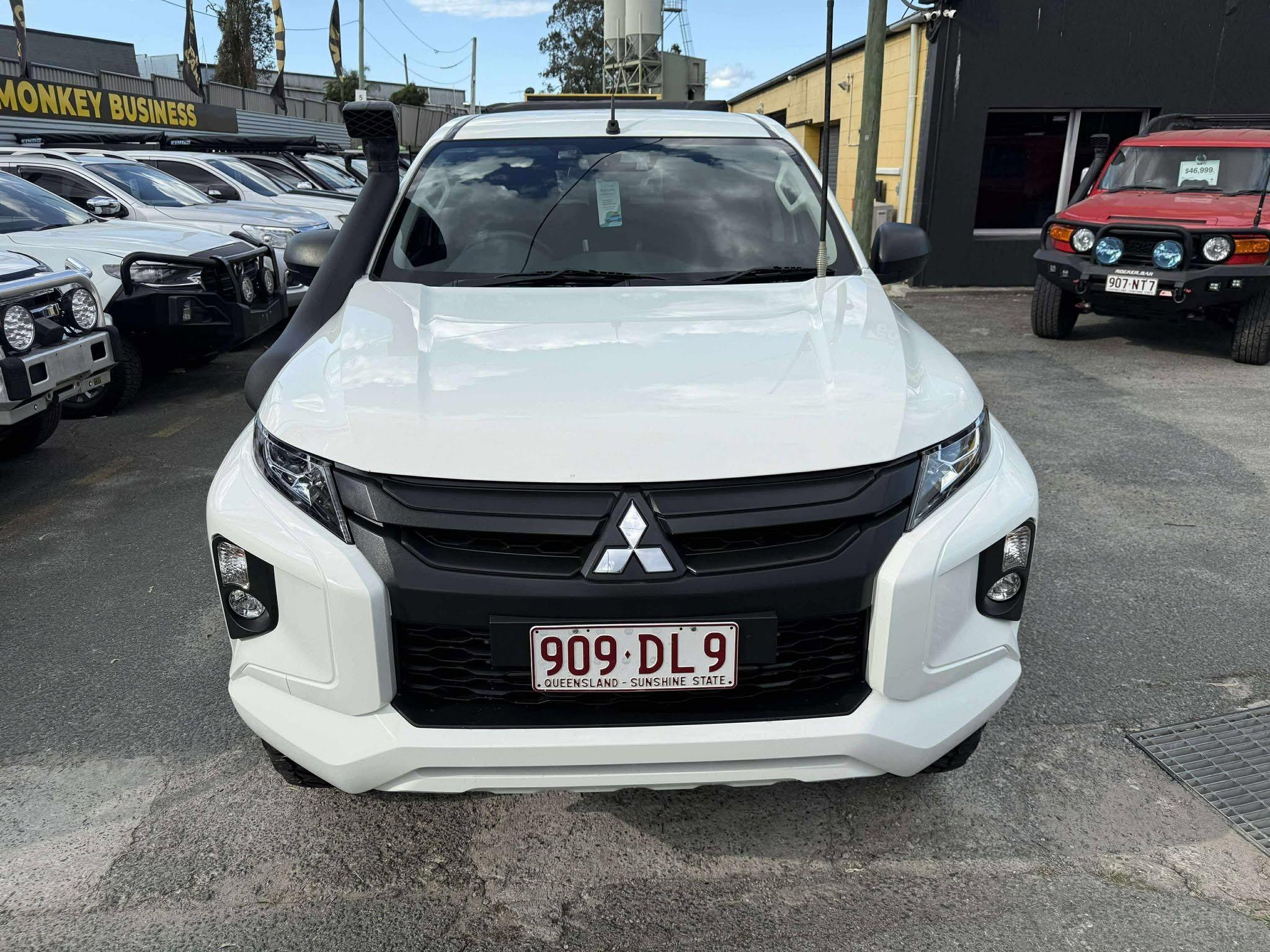 MITSUBISHI TRITON