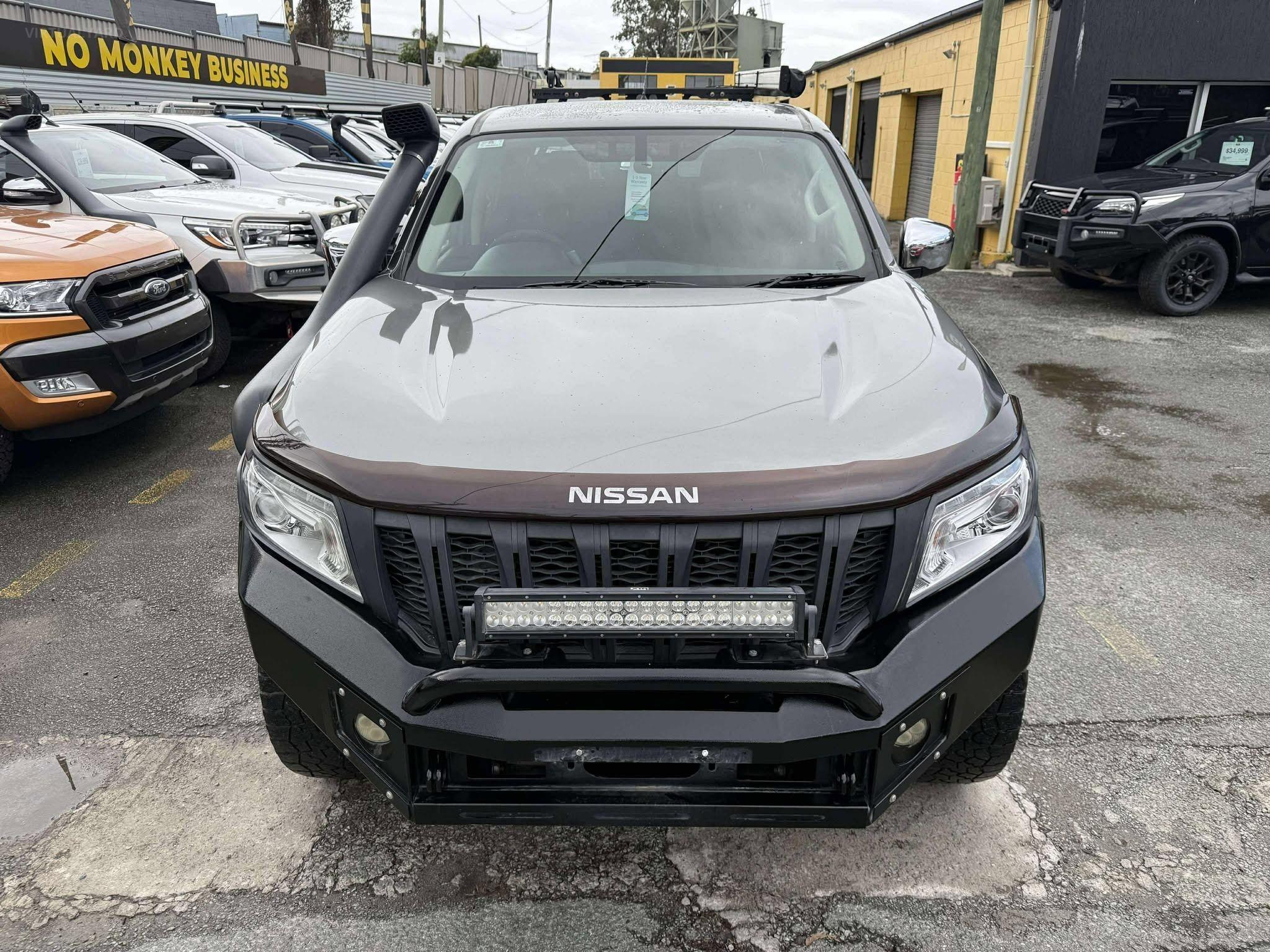 NISSAN NAVARA