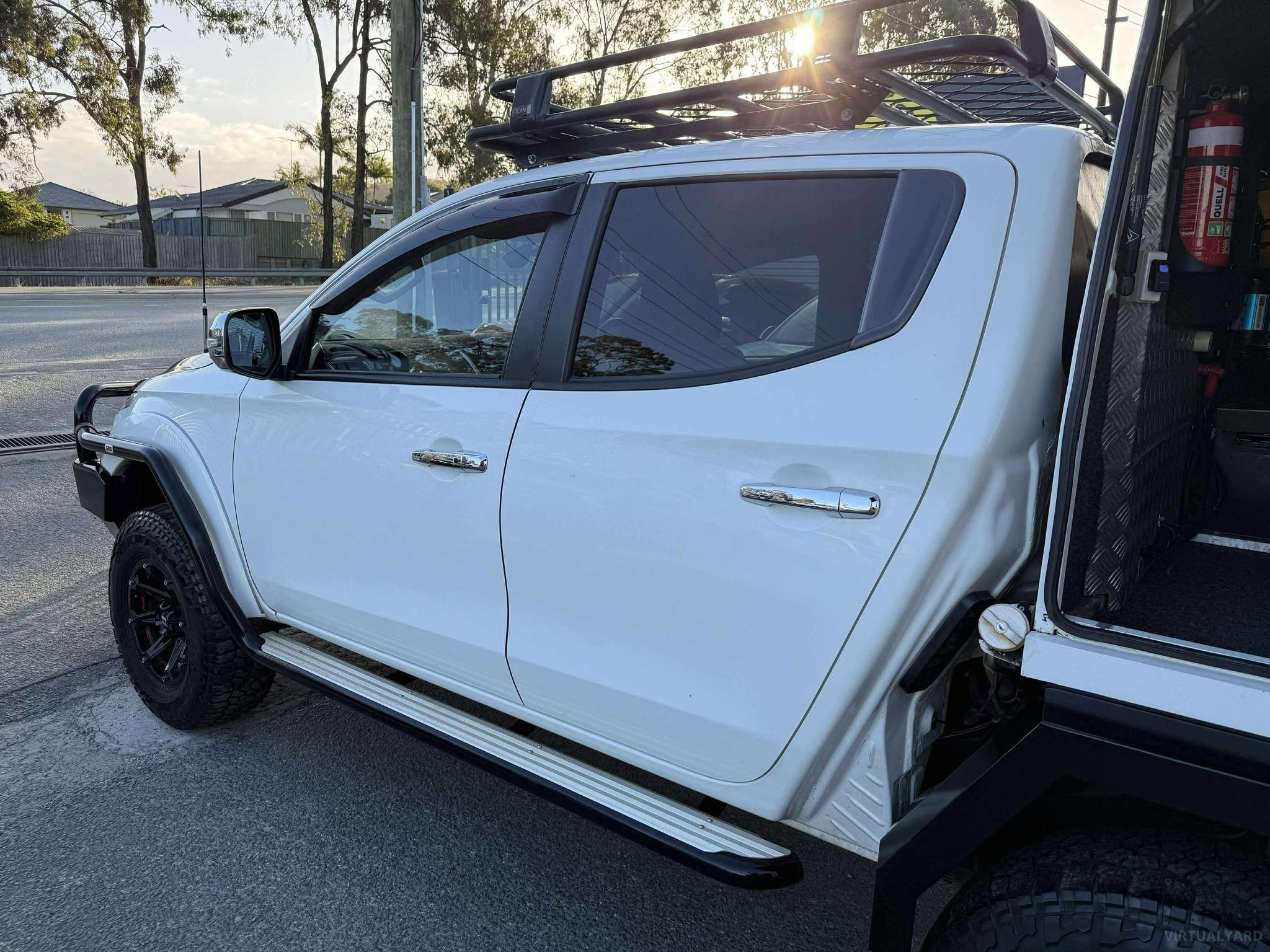 MITSUBISHI TRITON