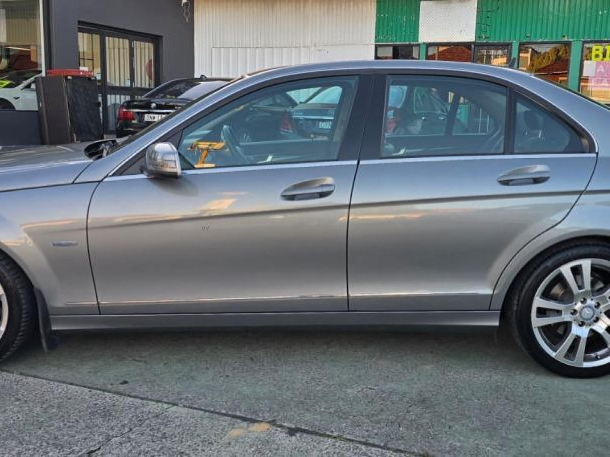 MERCEDES-BENZ C250