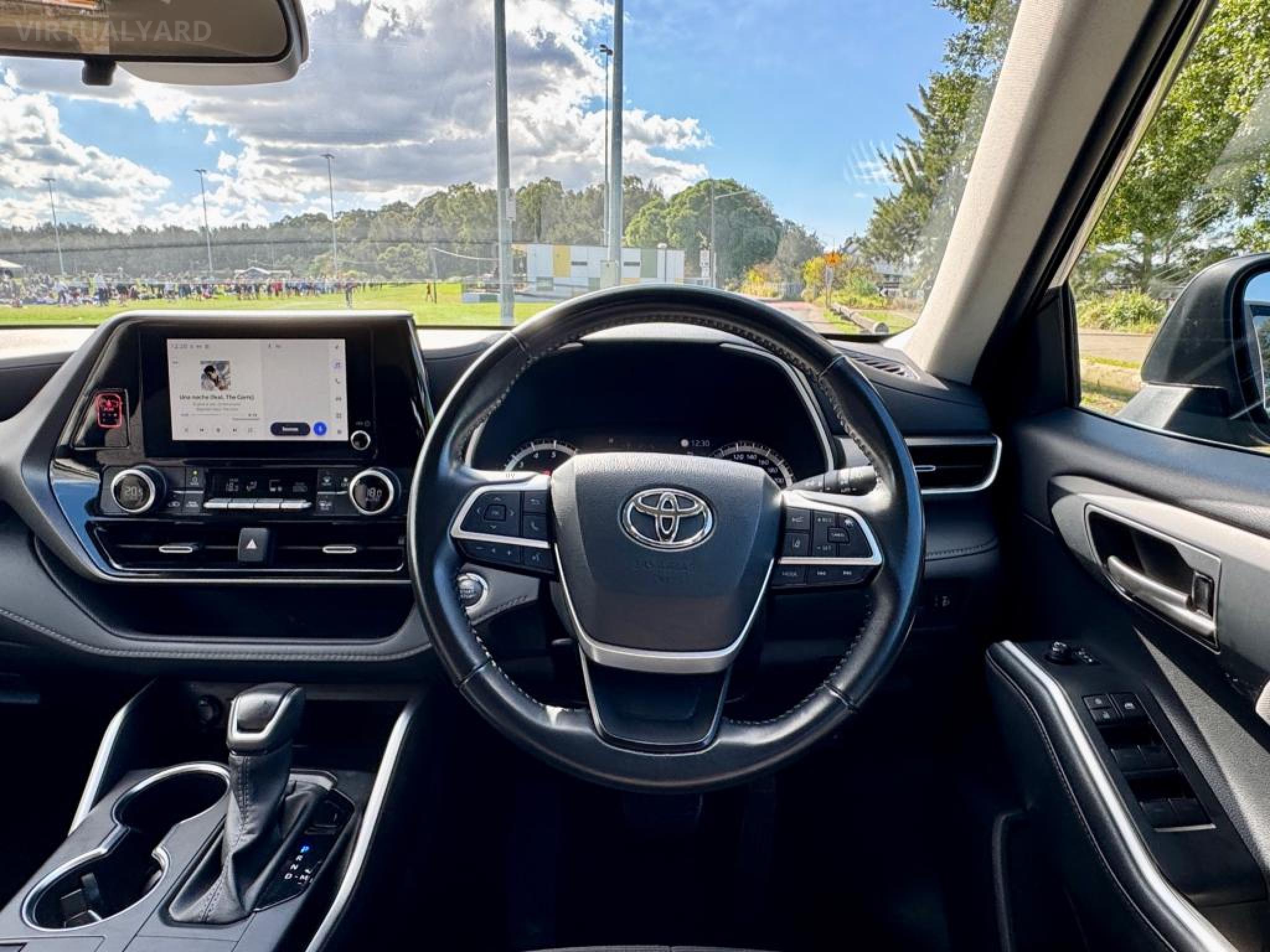 TOYOTA KLUGER