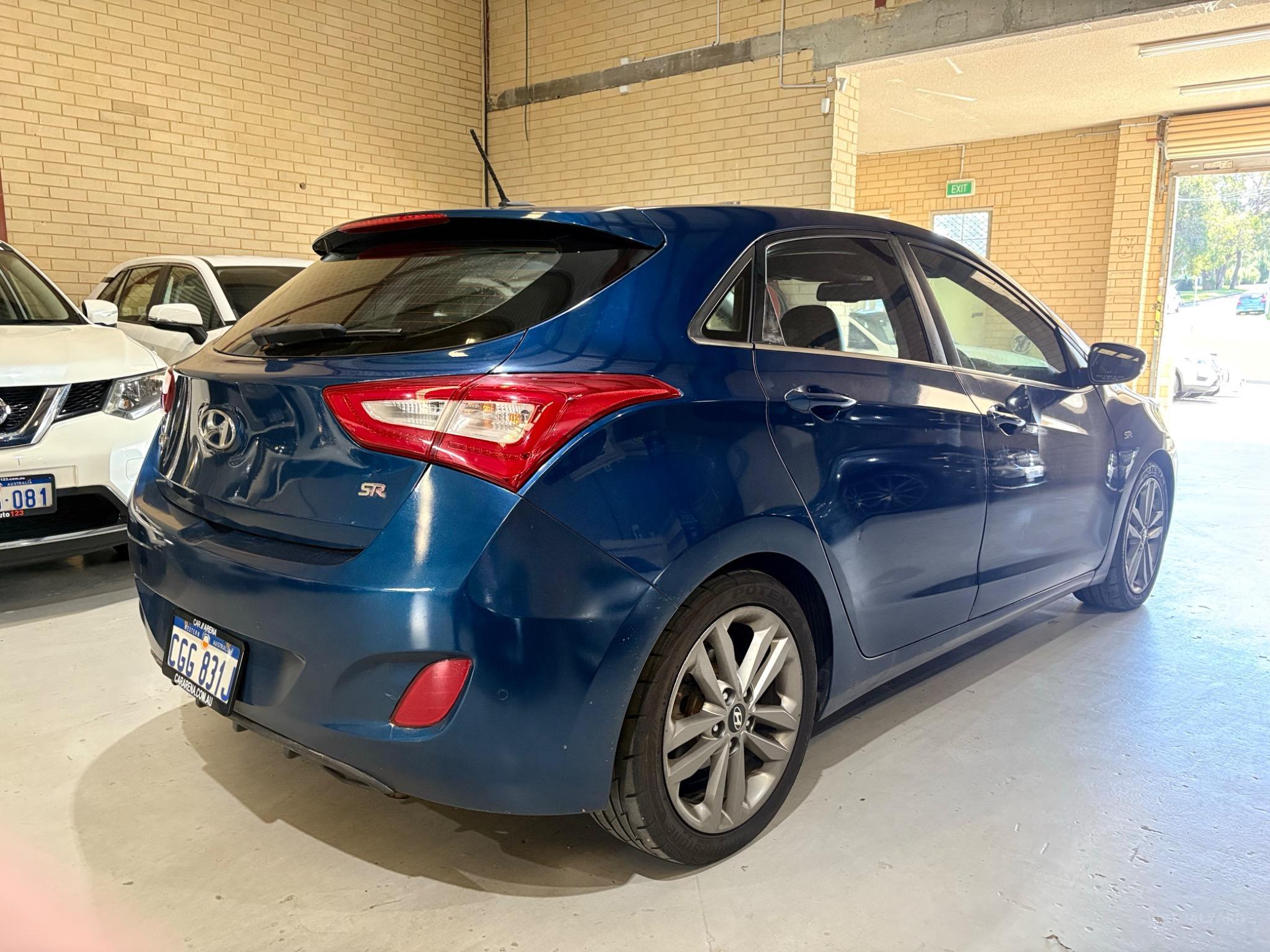 HYUNDAI i30