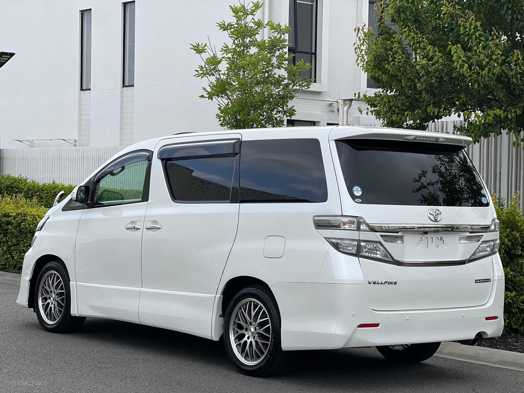 TOYOTA VELLFIRE