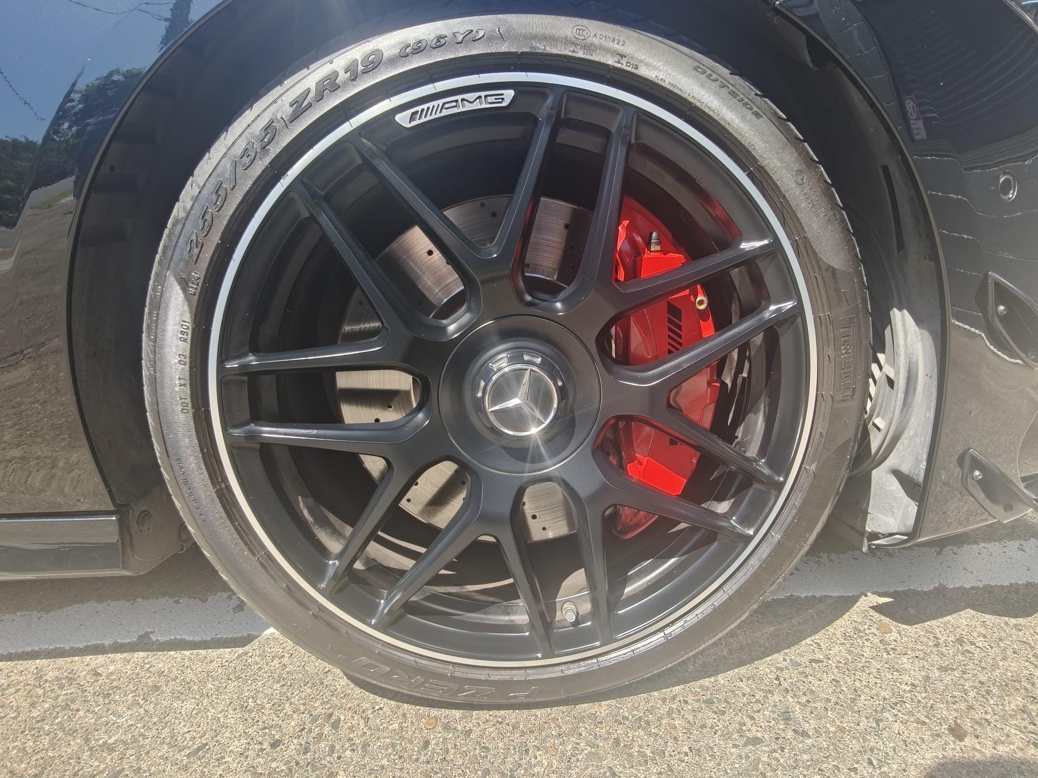 MERCEDES-AMG CLA